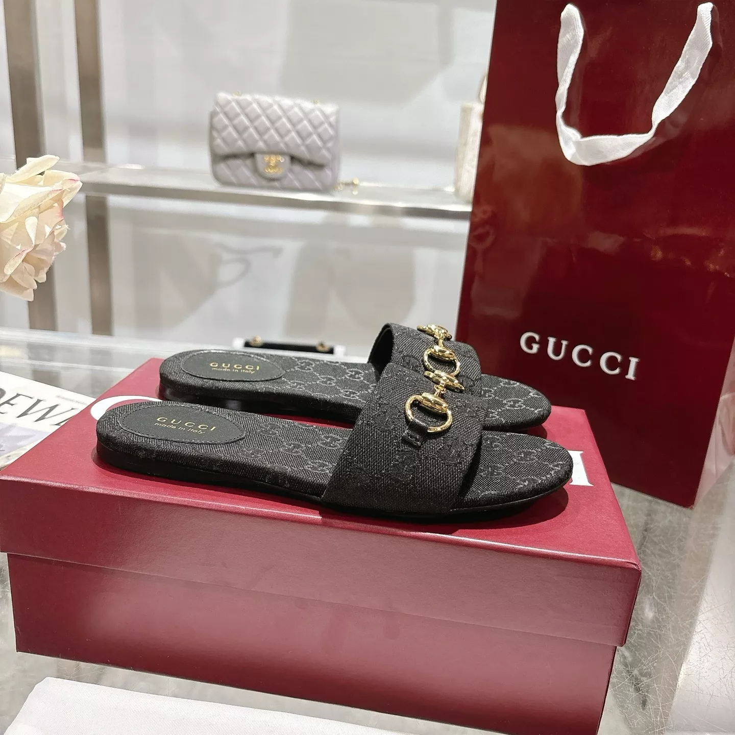 Gucci Slippers For Women Bold 857