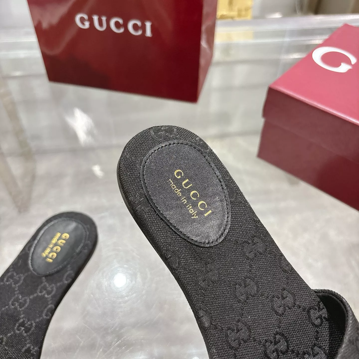 Gucci Slippers For Women Bold 857