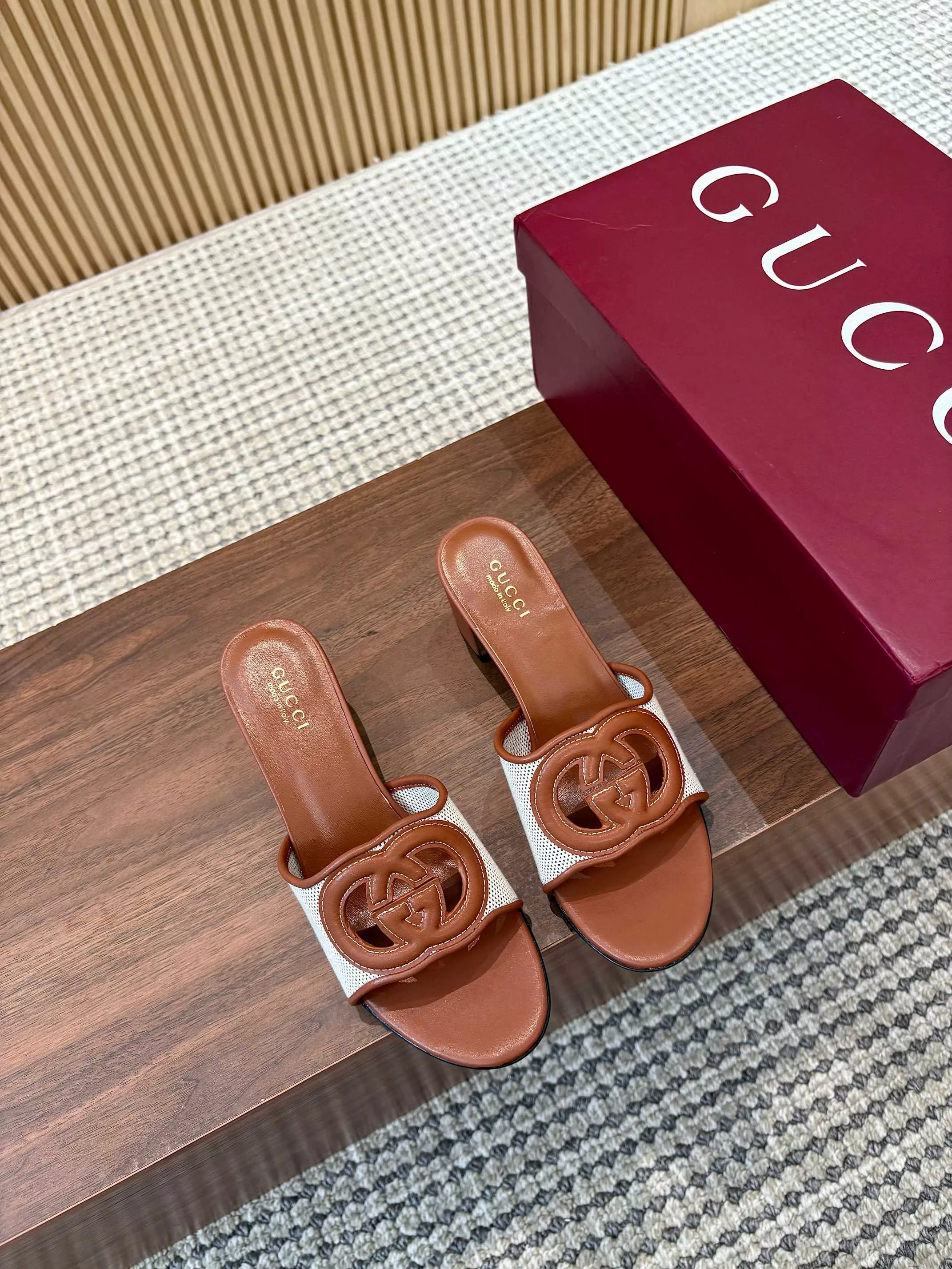 Gucci Slippers For Women Durable 350