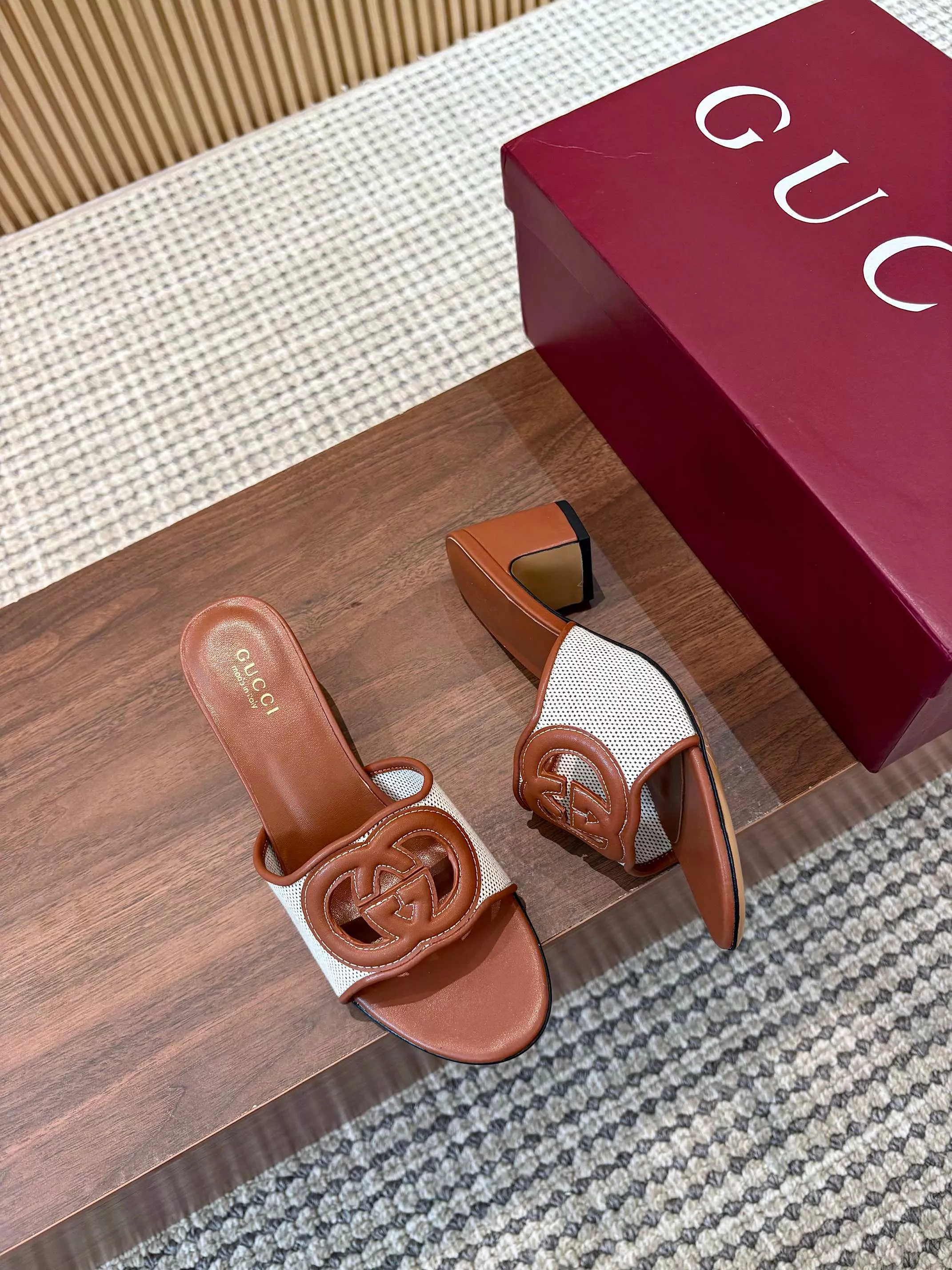 Gucci Slippers For Women Durable 350