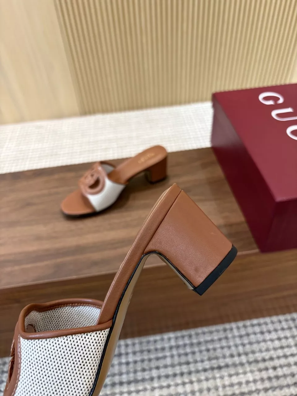 Gucci Slippers For Women Durable 350