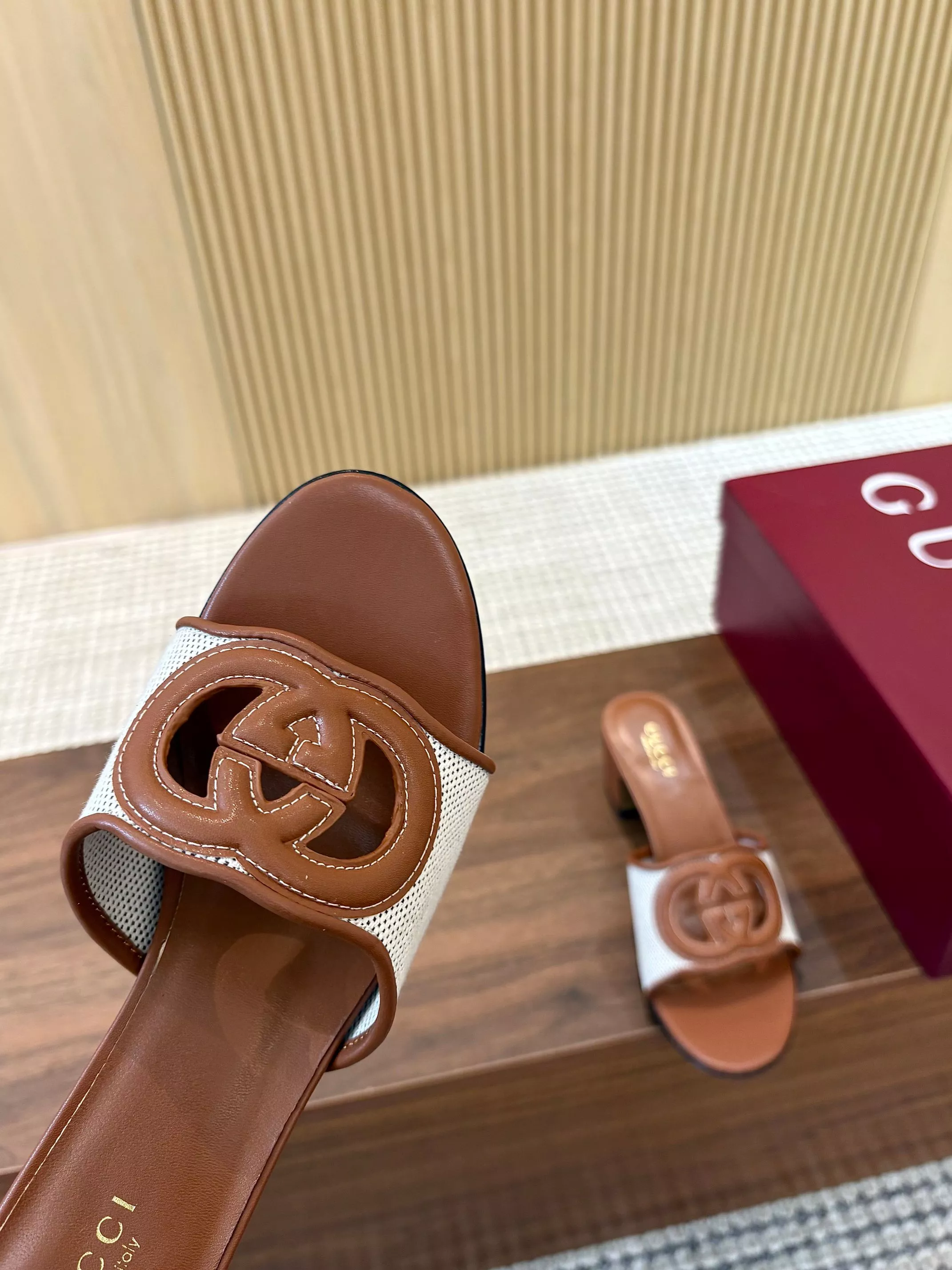 Gucci Slippers For Women Durable 350