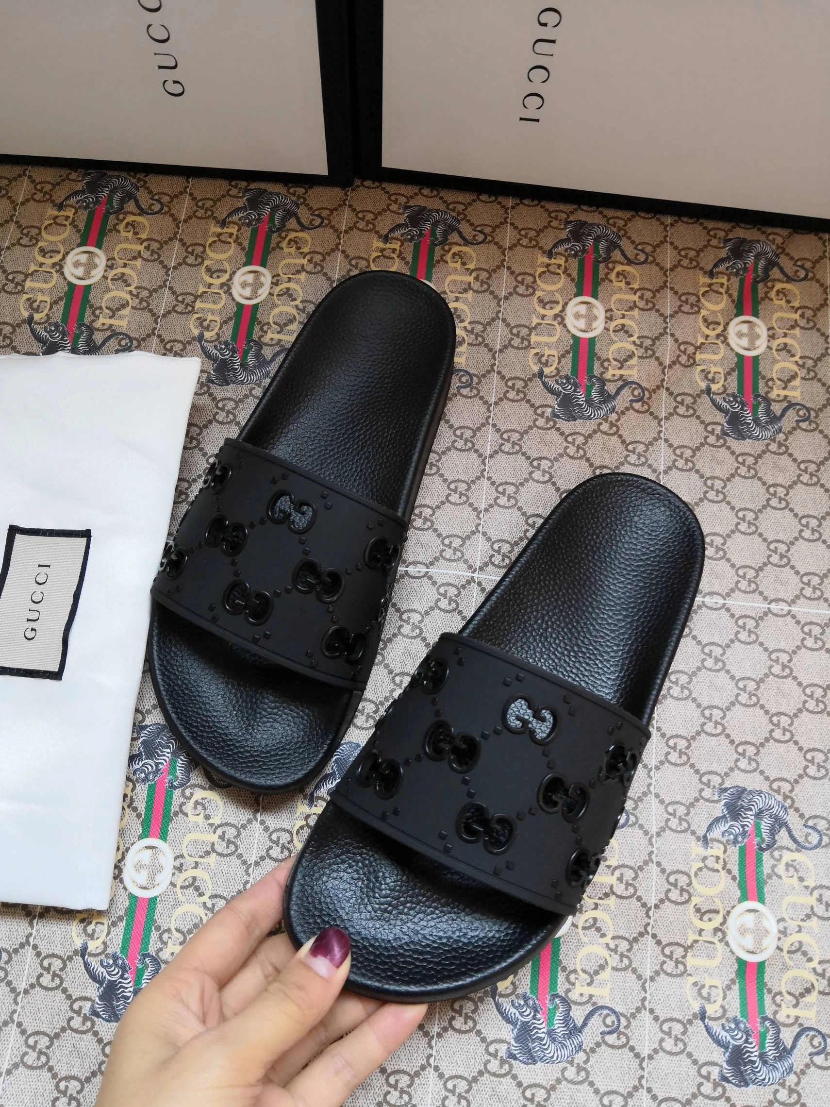 Gucci Slippers For Women Durable 8661