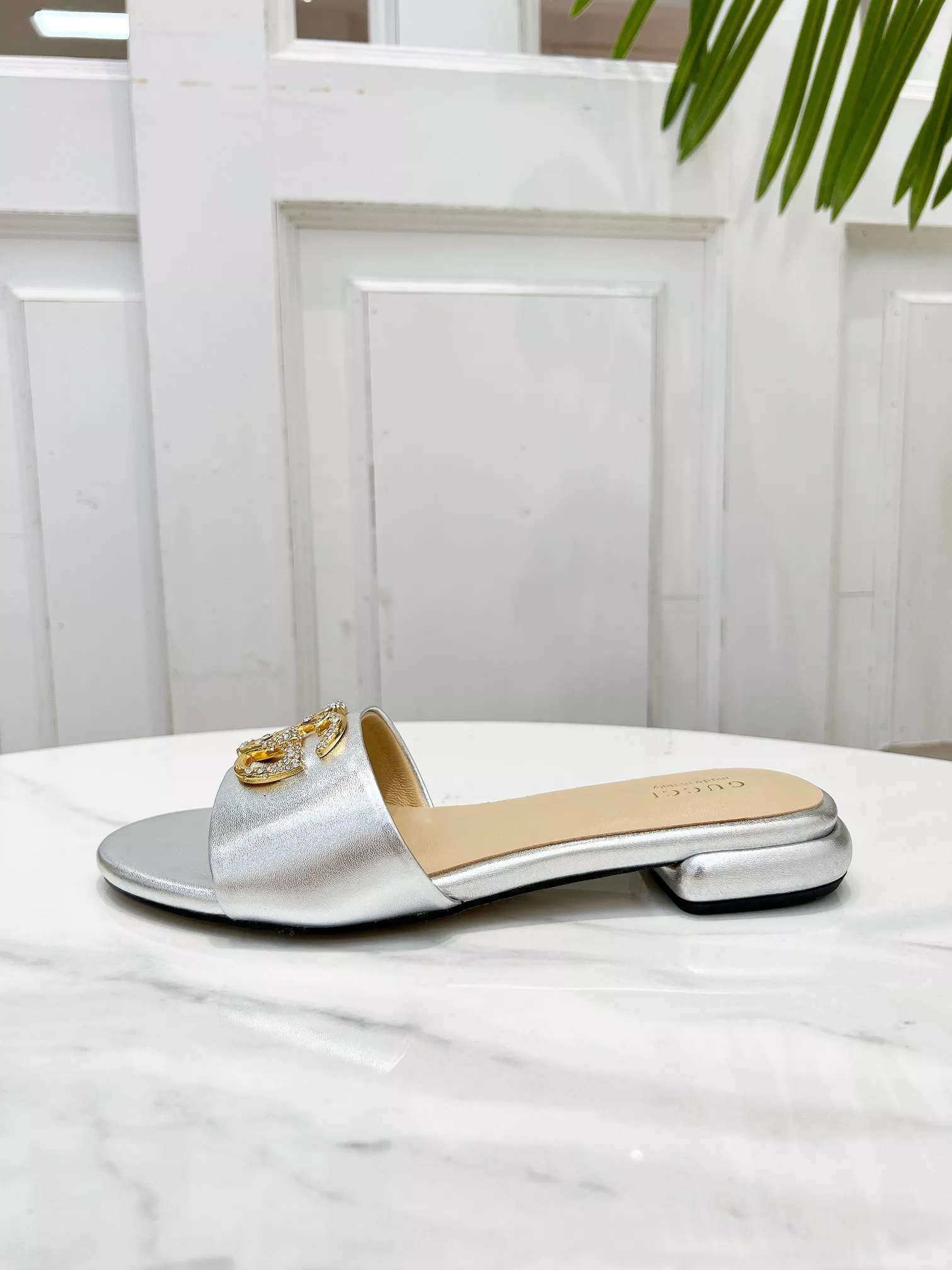 Gucci Slippers For Women Elegant 4168