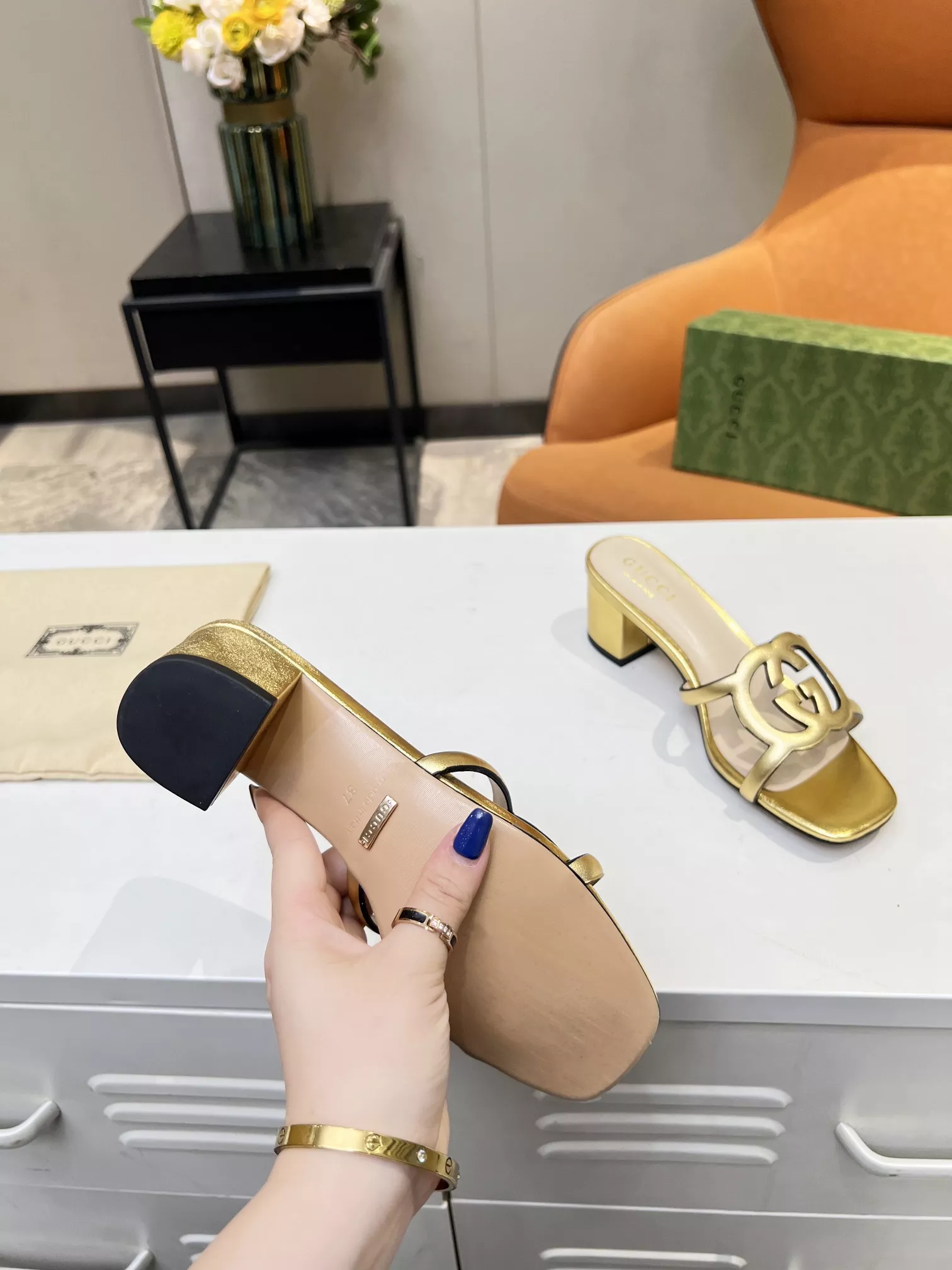 Gucci Slippers For Women Elegant 5784
