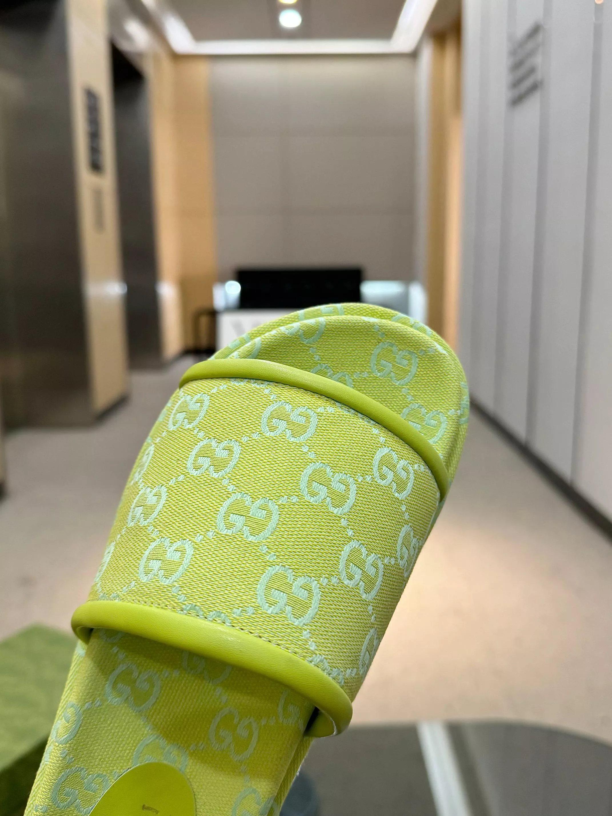 Gucci Slippers For Women Fashionable 2878