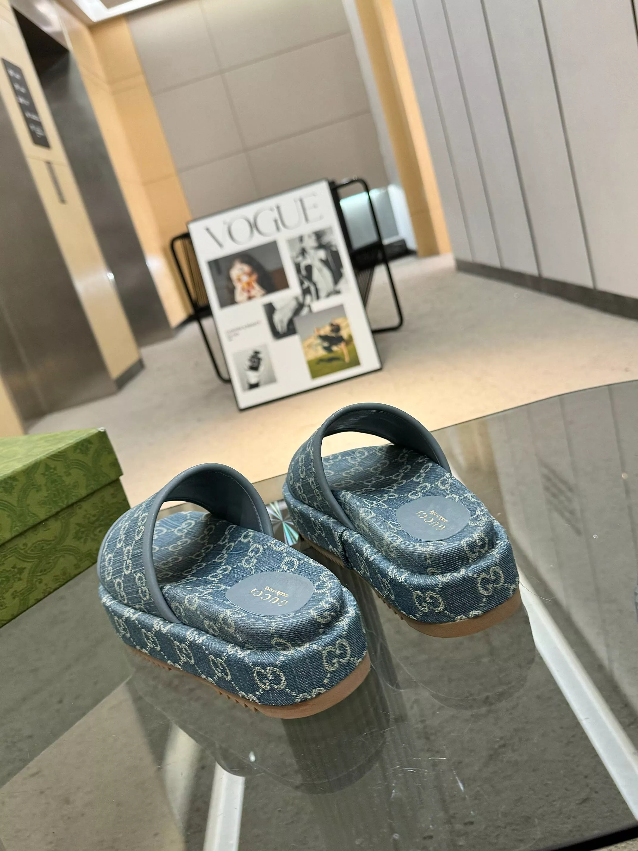 Gucci Slippers For Women Fashionable 3164
