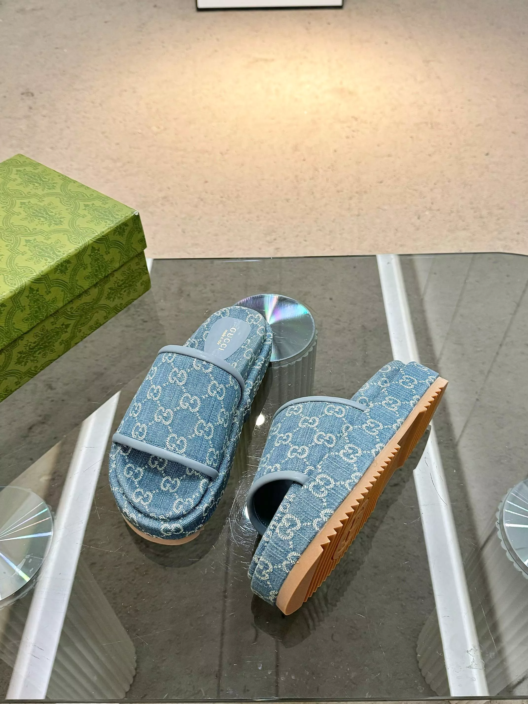 Gucci Slippers For Women Fashionable 3164