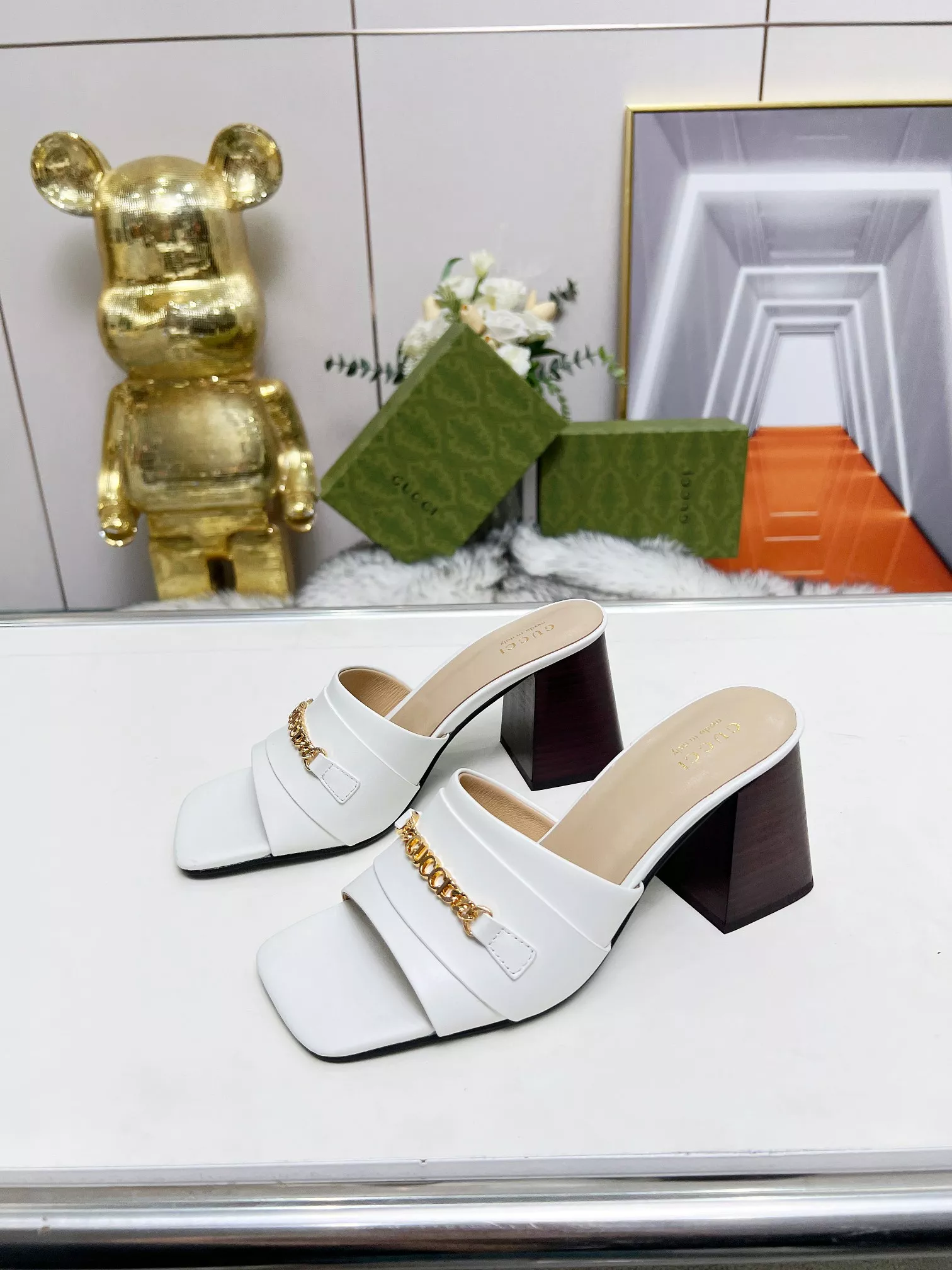 Gucci Slippers For Women Fashionable 3371