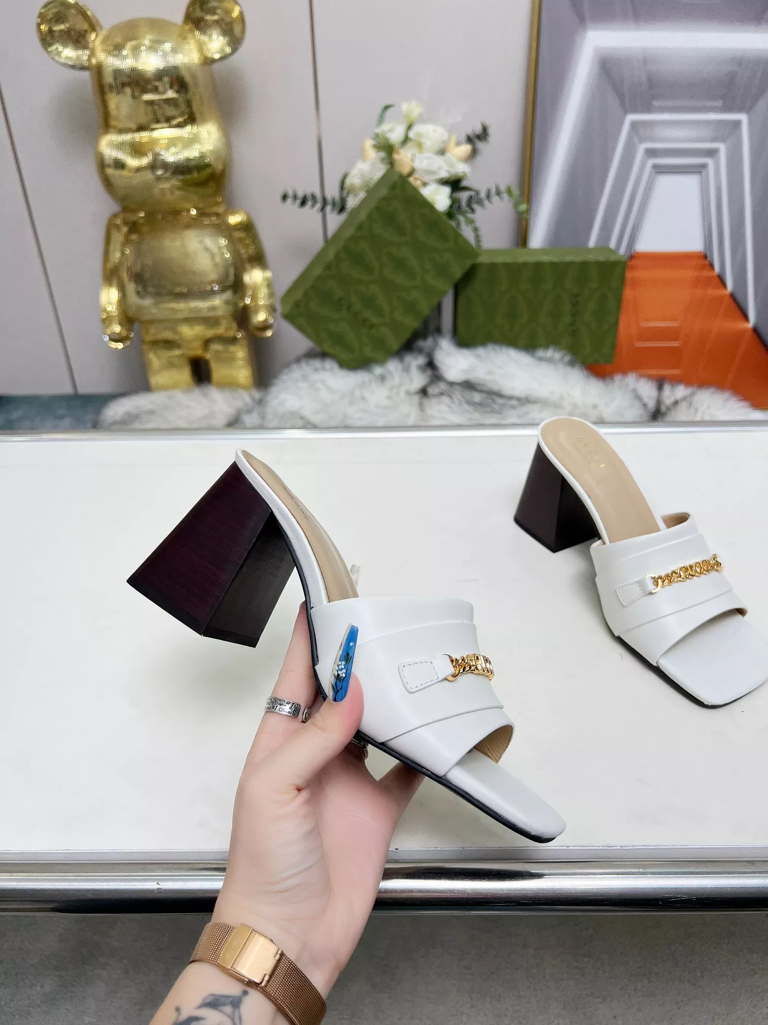 Gucci Slippers For Women Fashionable 3371