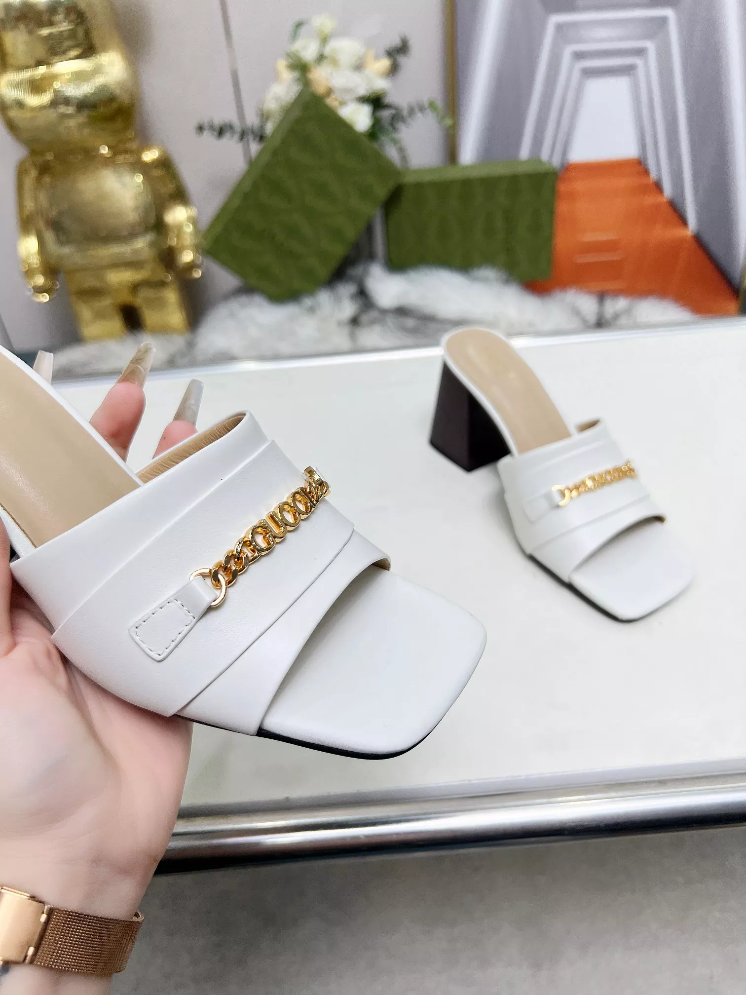 Gucci Slippers For Women Fashionable 3371