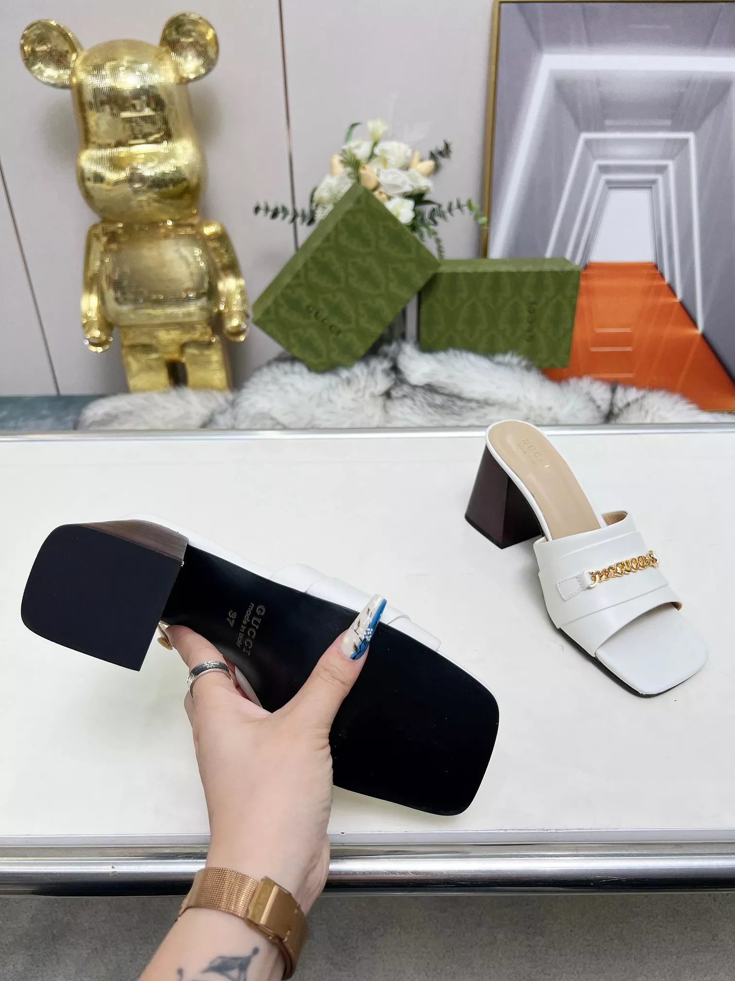 Gucci Slippers For Women Fashionable 3371