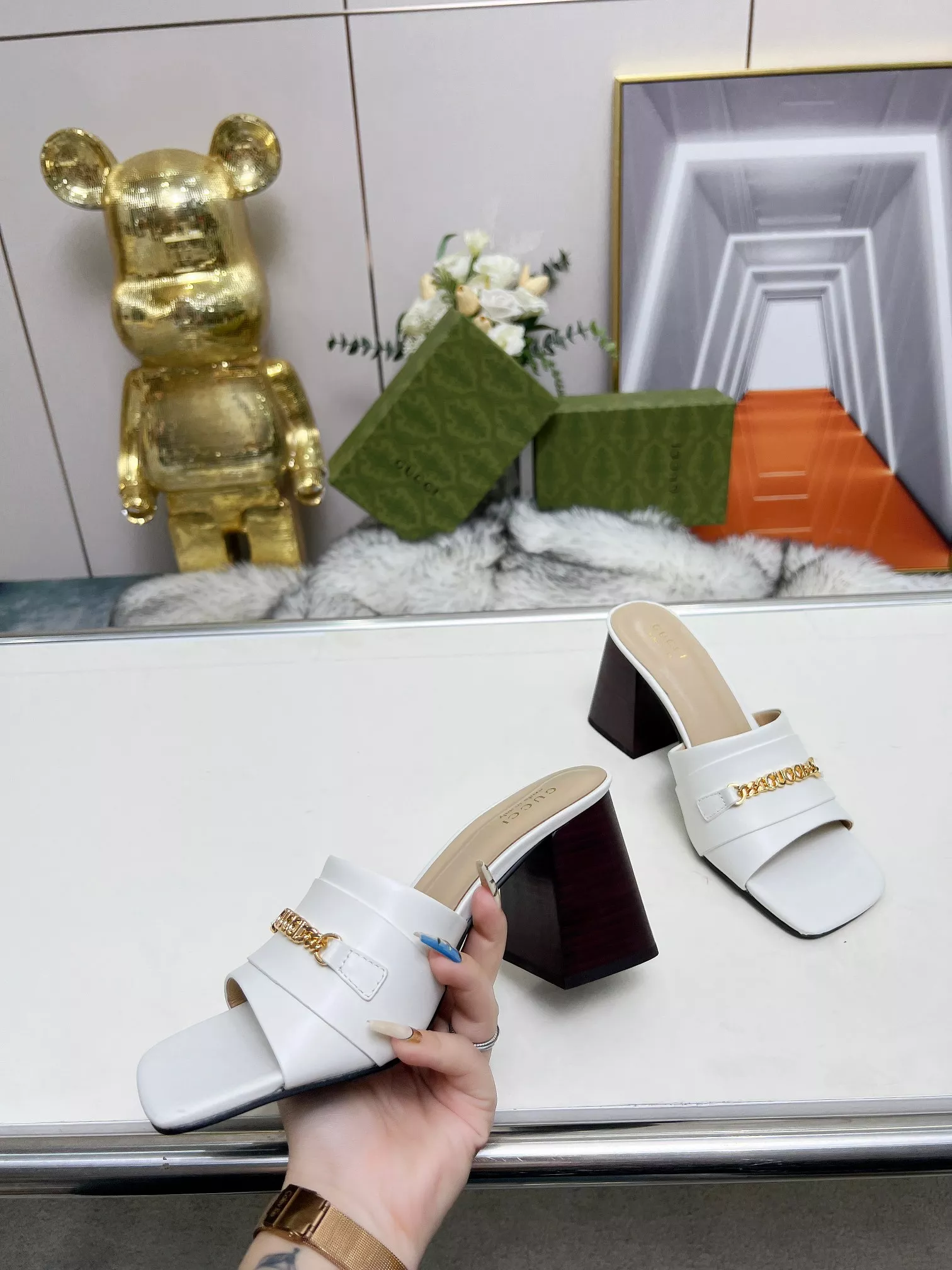 Gucci Slippers For Women Fashionable 3371