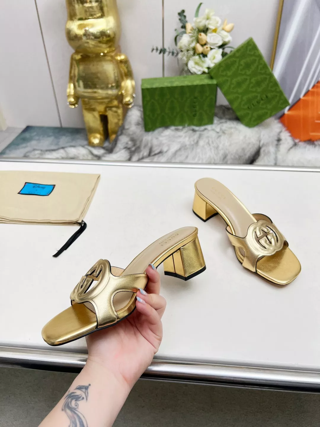 Gucci Slippers For Women Fashionable 3547