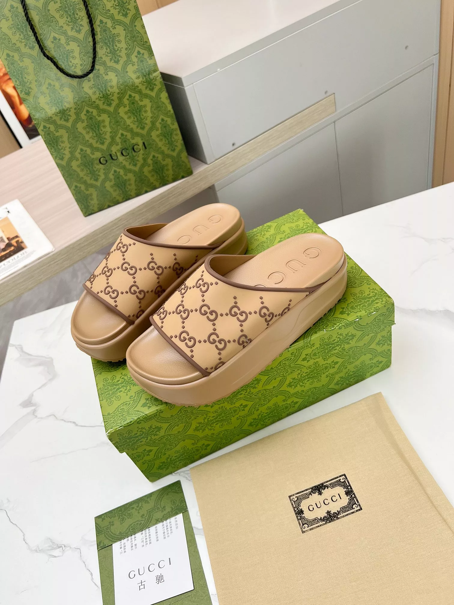 Gucci Slippers For Women Fashionable 6251