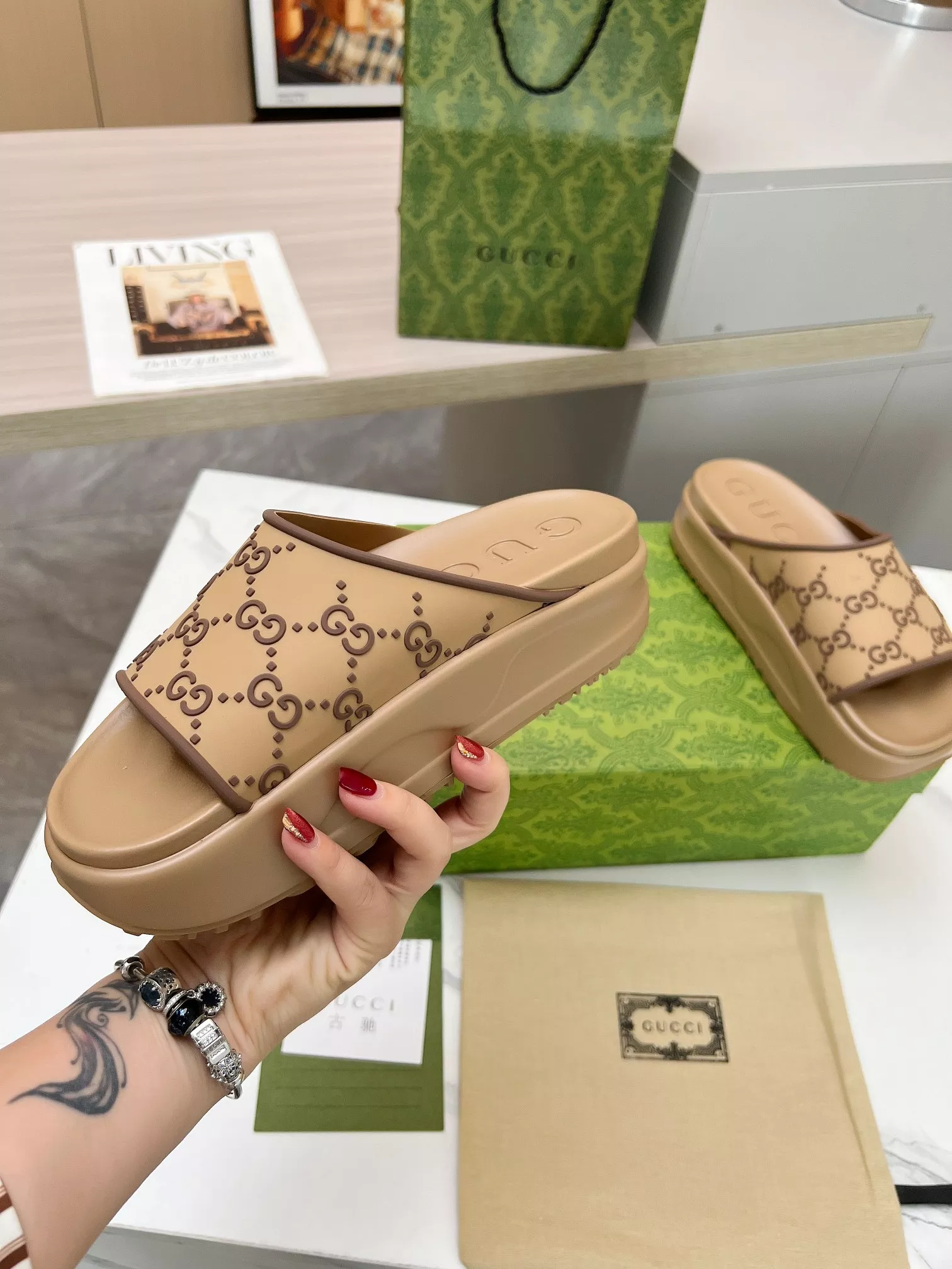 Gucci Slippers For Women Fashionable 6251