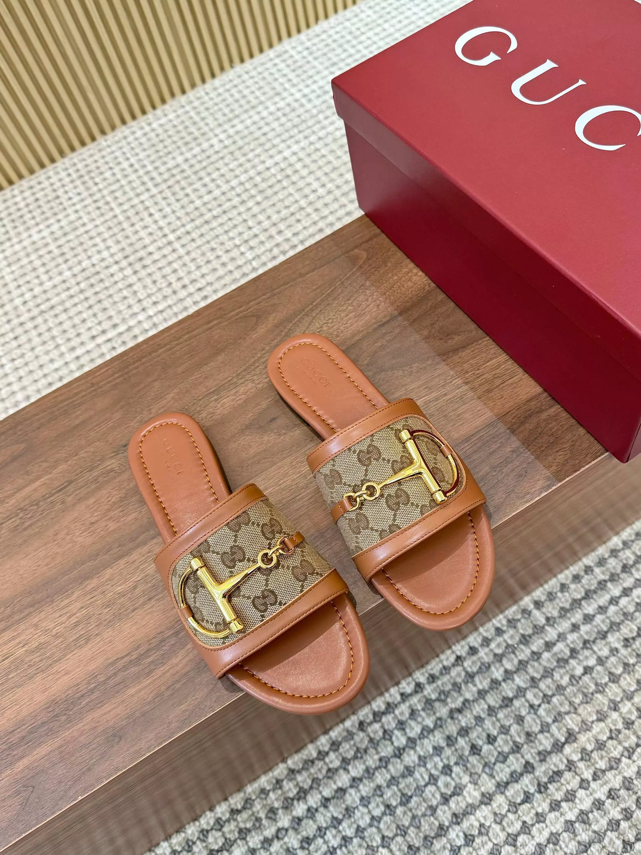 Gucci Slippers For Women Flexible 2483