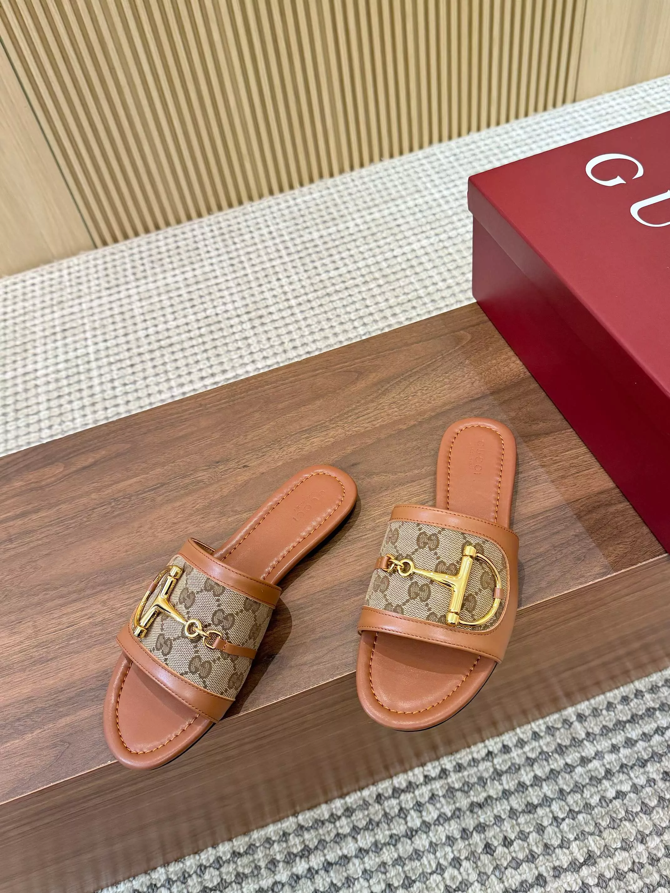 Gucci Slippers For Women Flexible 2483