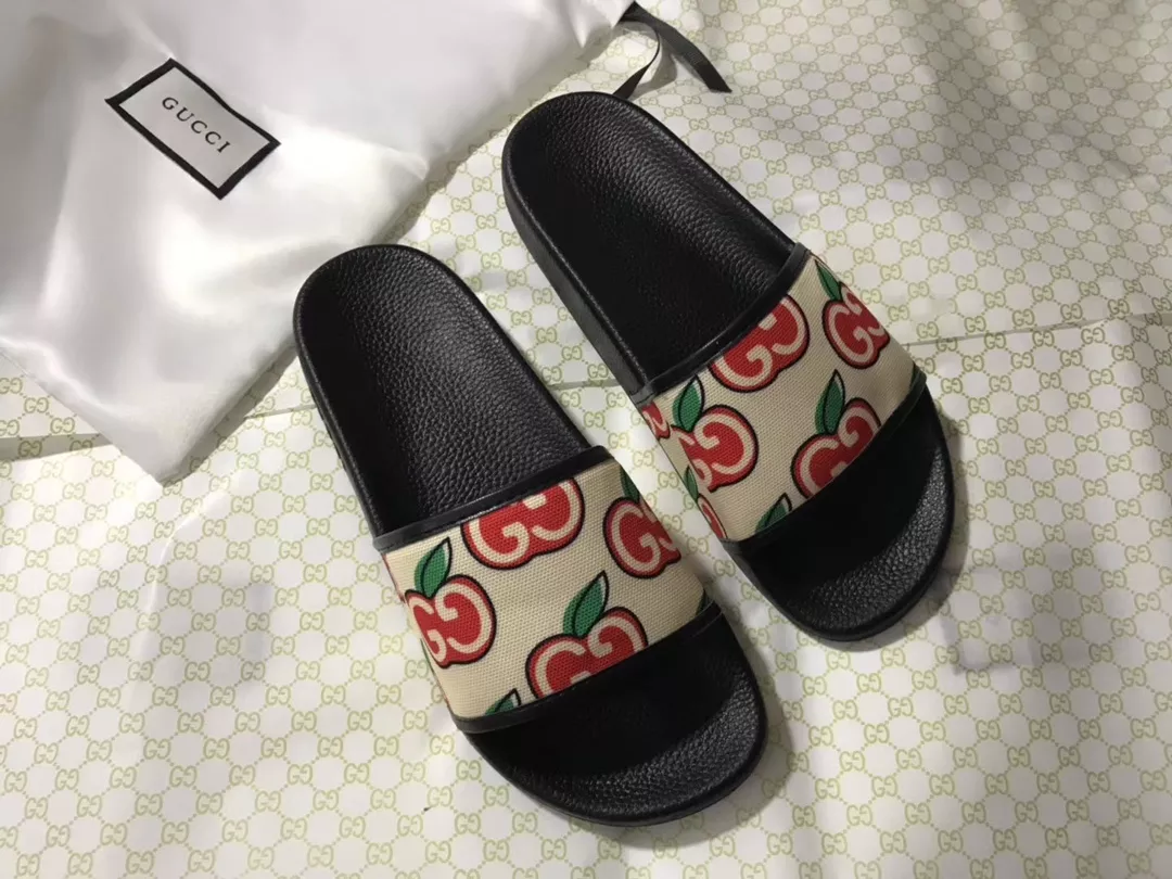 Gucci Slippers For Women Functional 1255