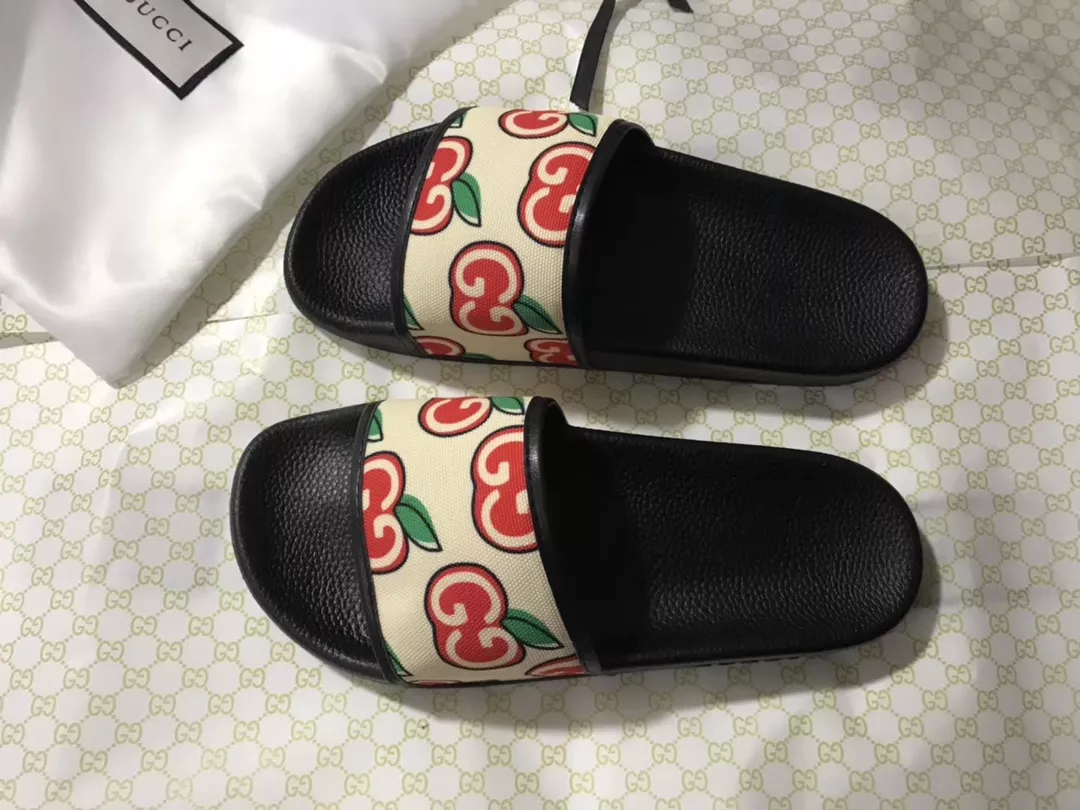 Gucci Slippers For Women Functional 1255
