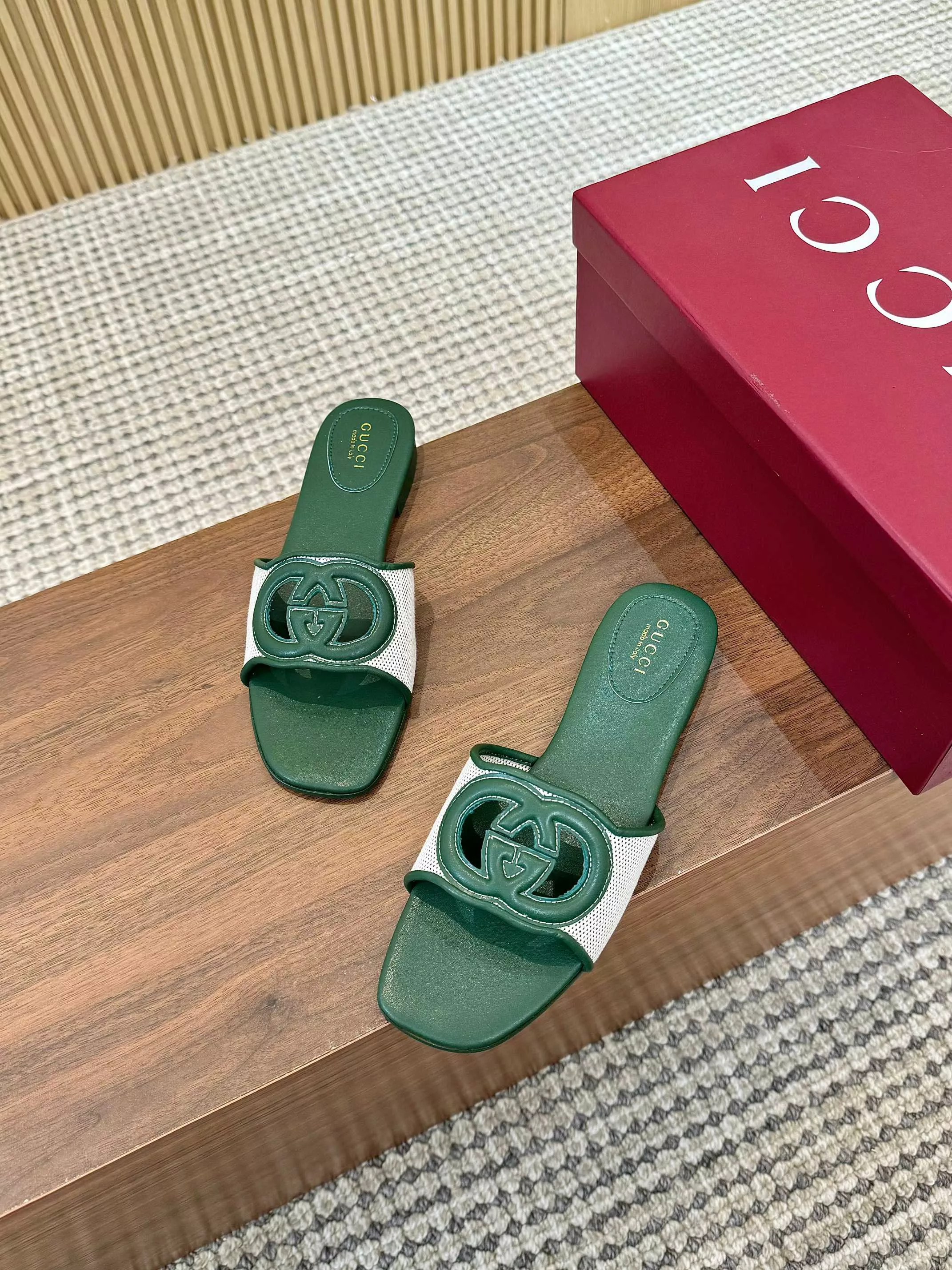 Gucci Slippers For Women Functional 2044
