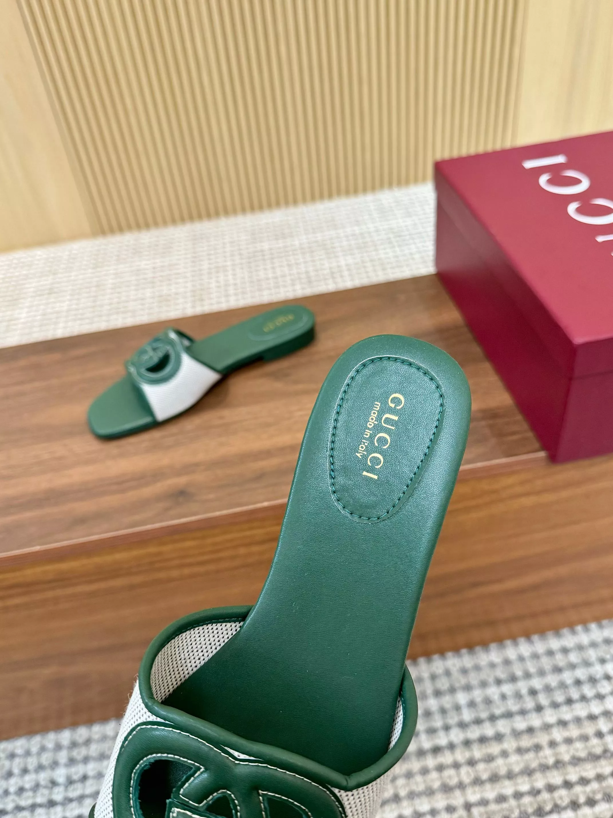Gucci Slippers For Women Functional 2044