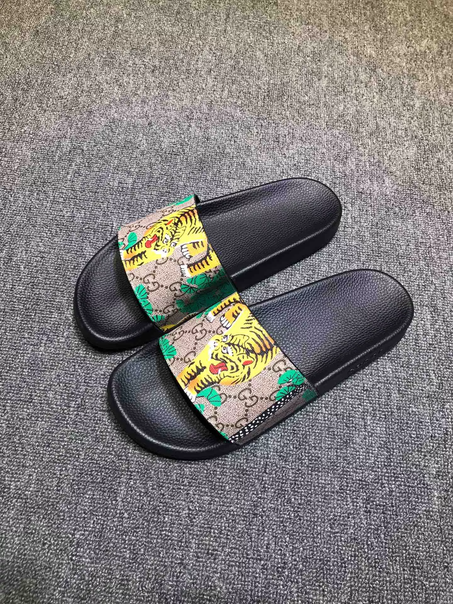Gucci Slippers For Women Functional 5358
