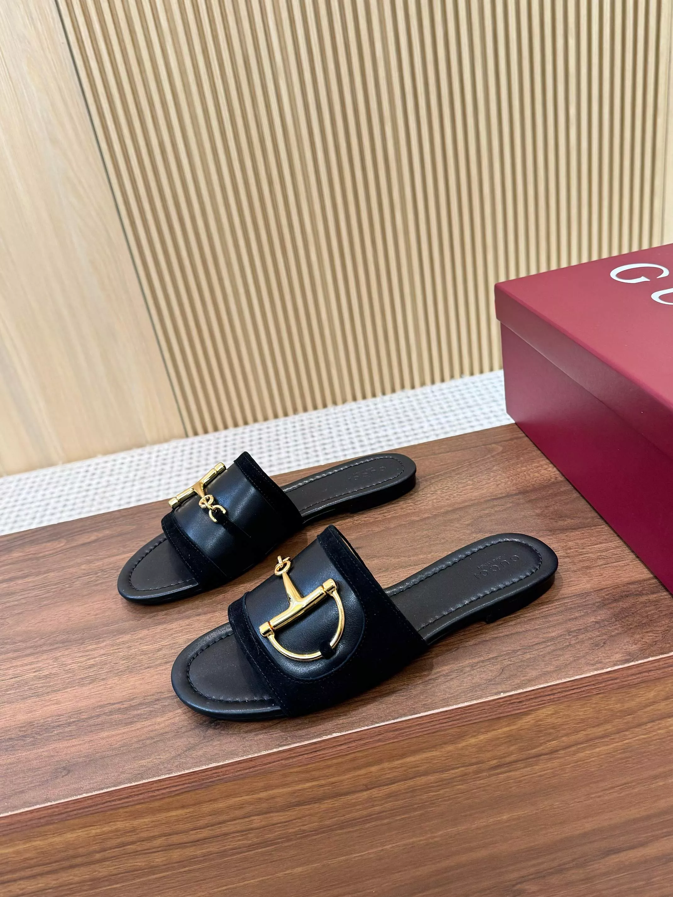 Gucci Slippers For Women Lightweight 6536