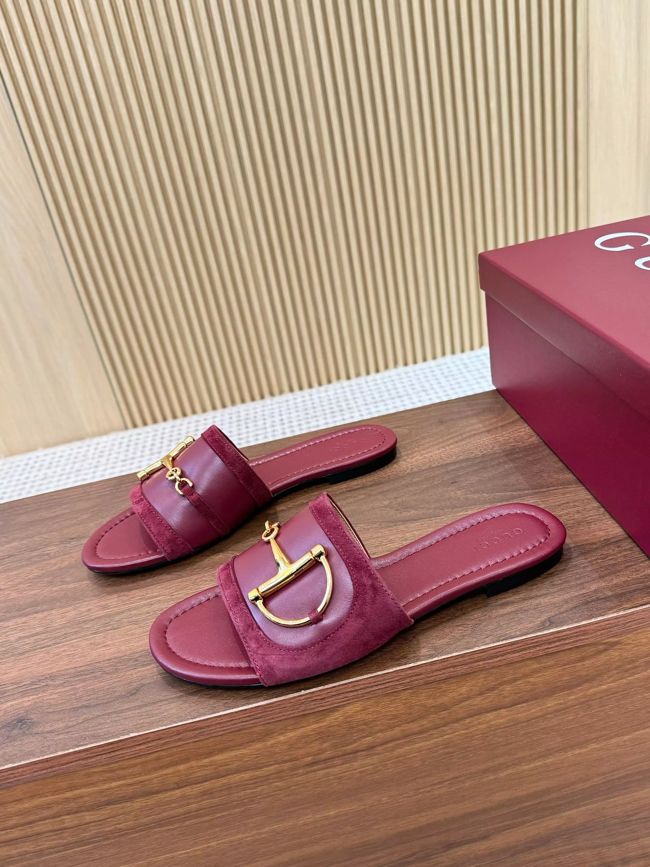 Gucci Slippers For Women Minimalist 6441