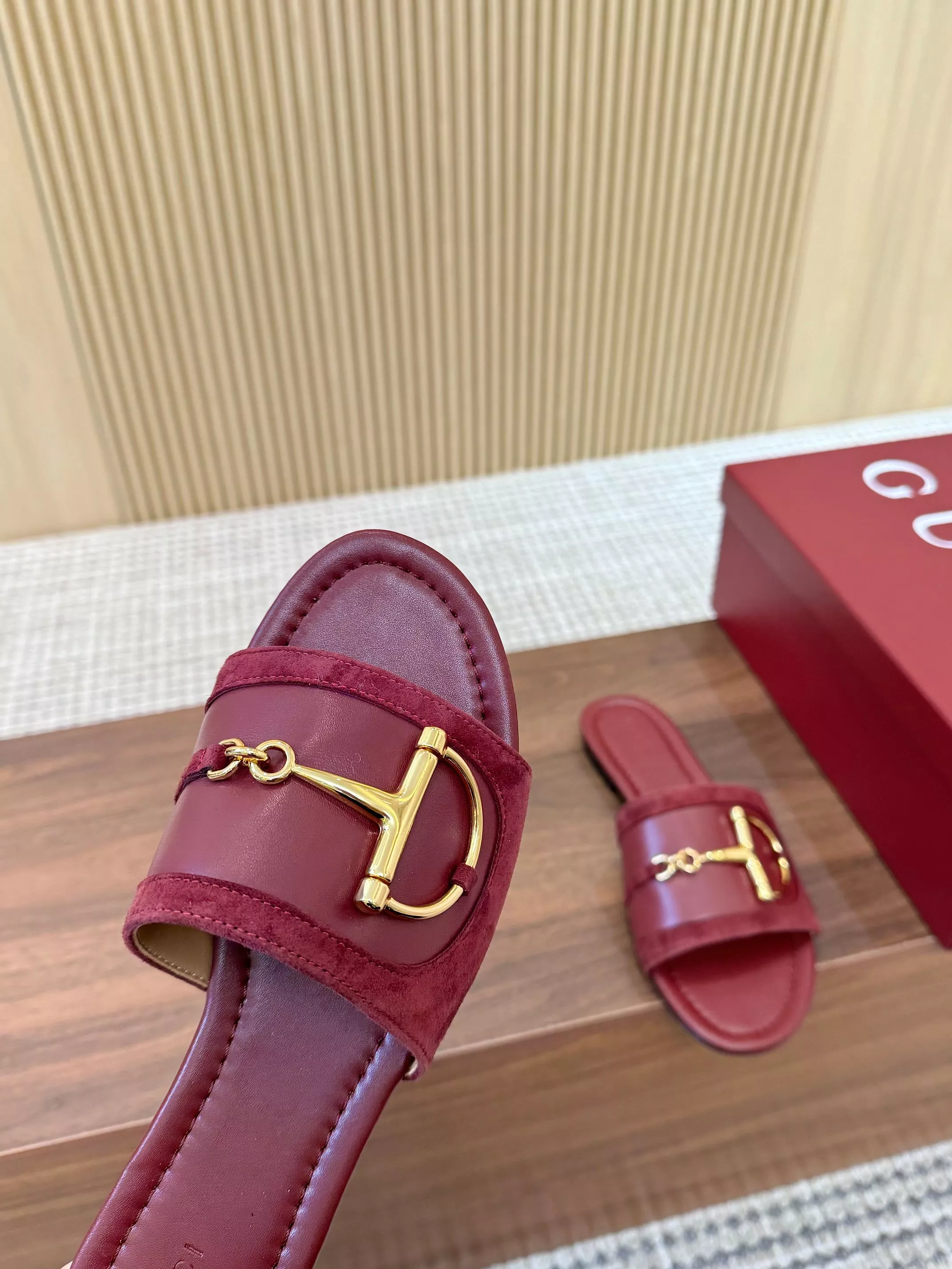 Gucci Slippers For Women Minimalist 6441