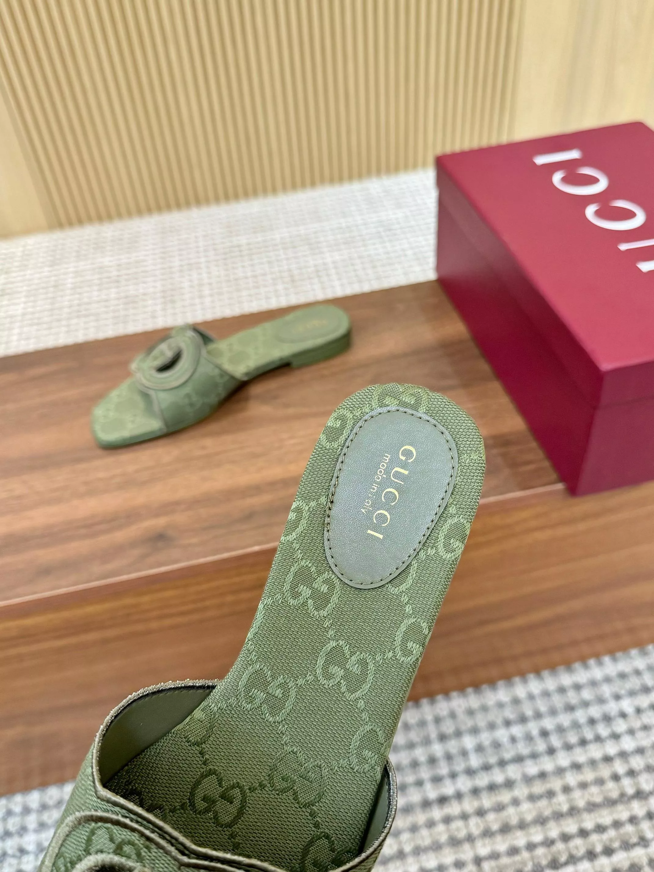 Gucci Slippers For Women Minimalist 7272
