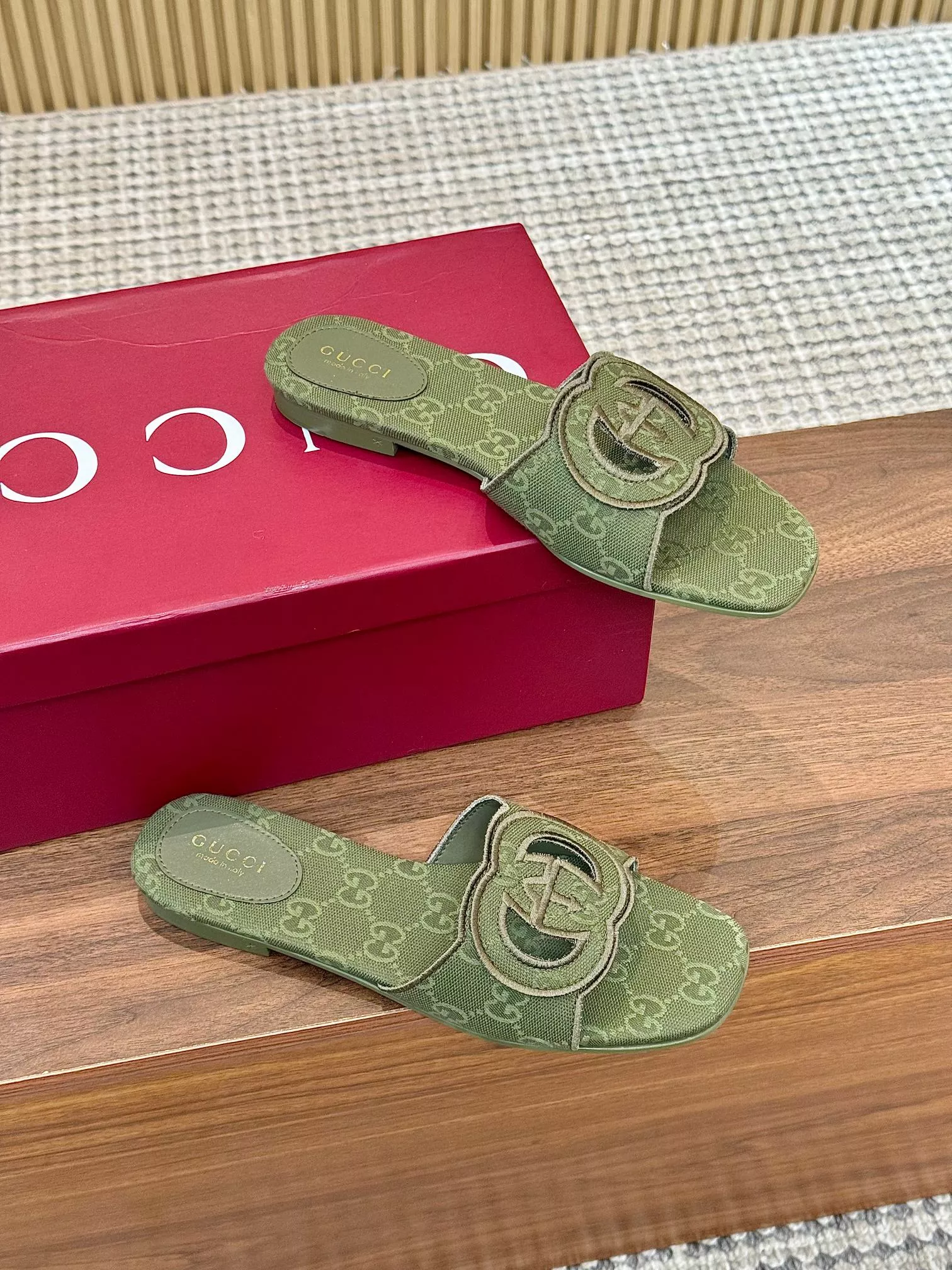Gucci Slippers For Women Minimalist 7272