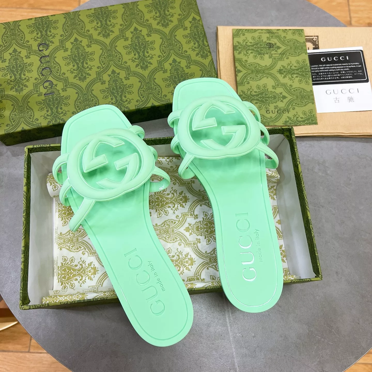 Gucci Slippers For Women Minimalist 844