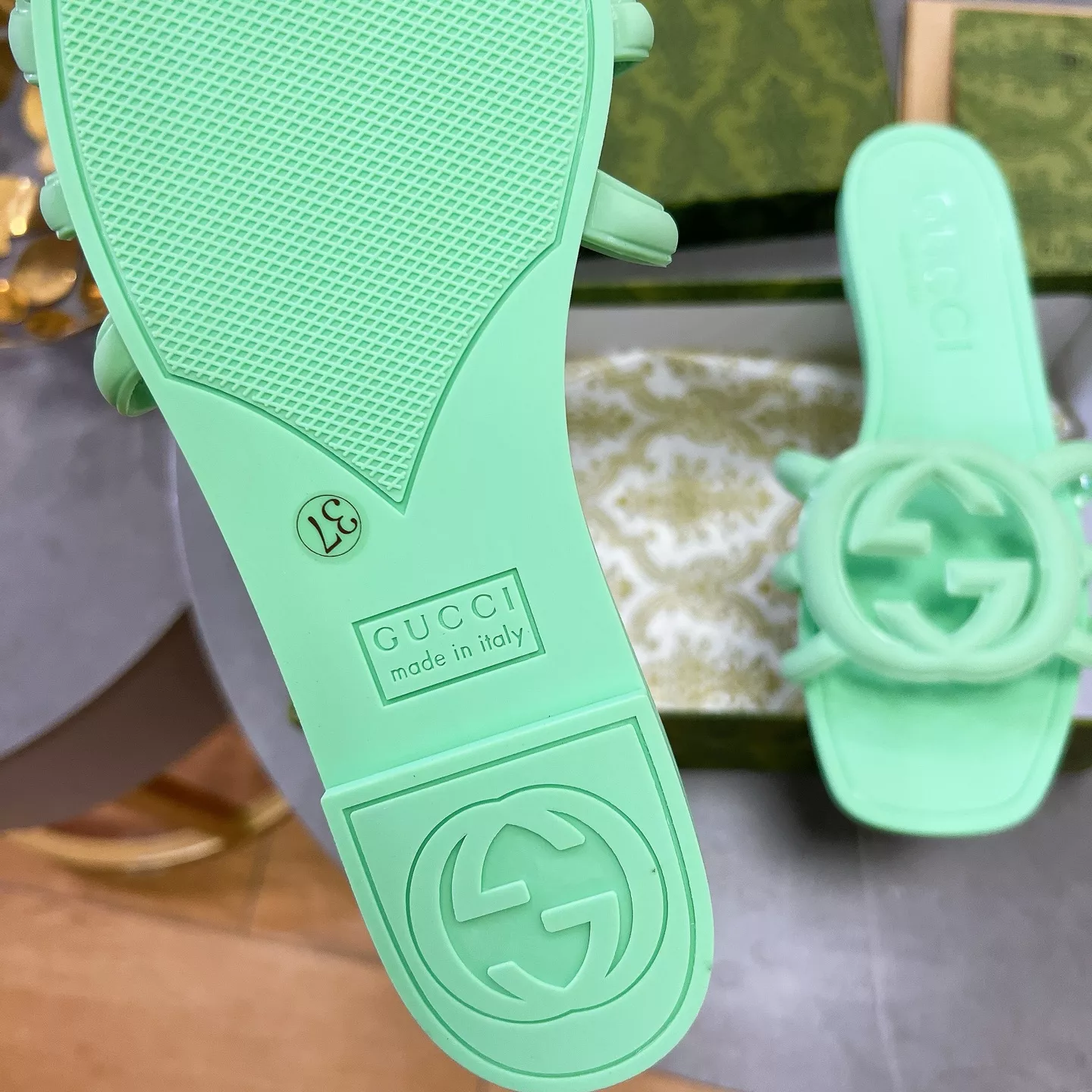 Gucci Slippers For Women Minimalist 844
