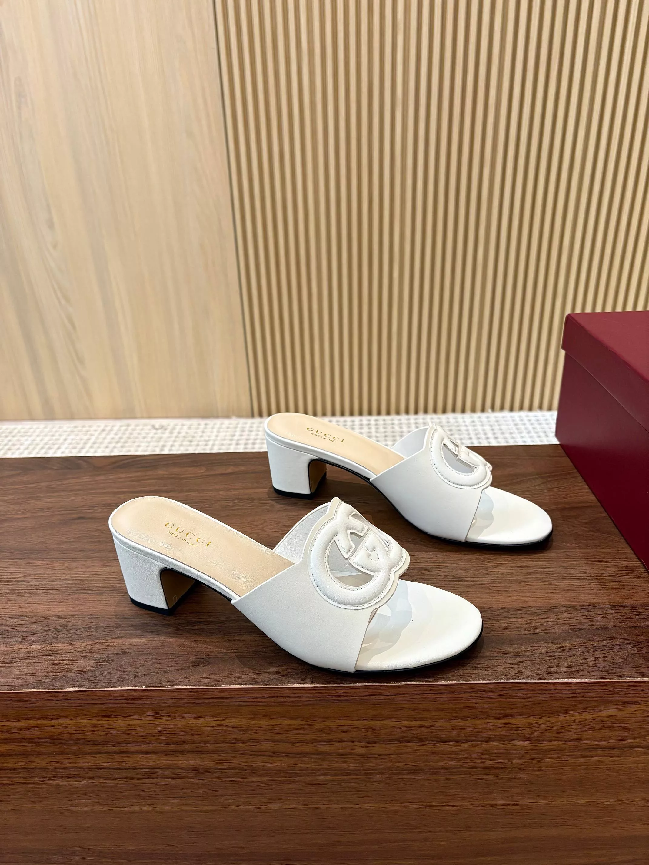 Gucci Slippers For Women ModernLook 7130