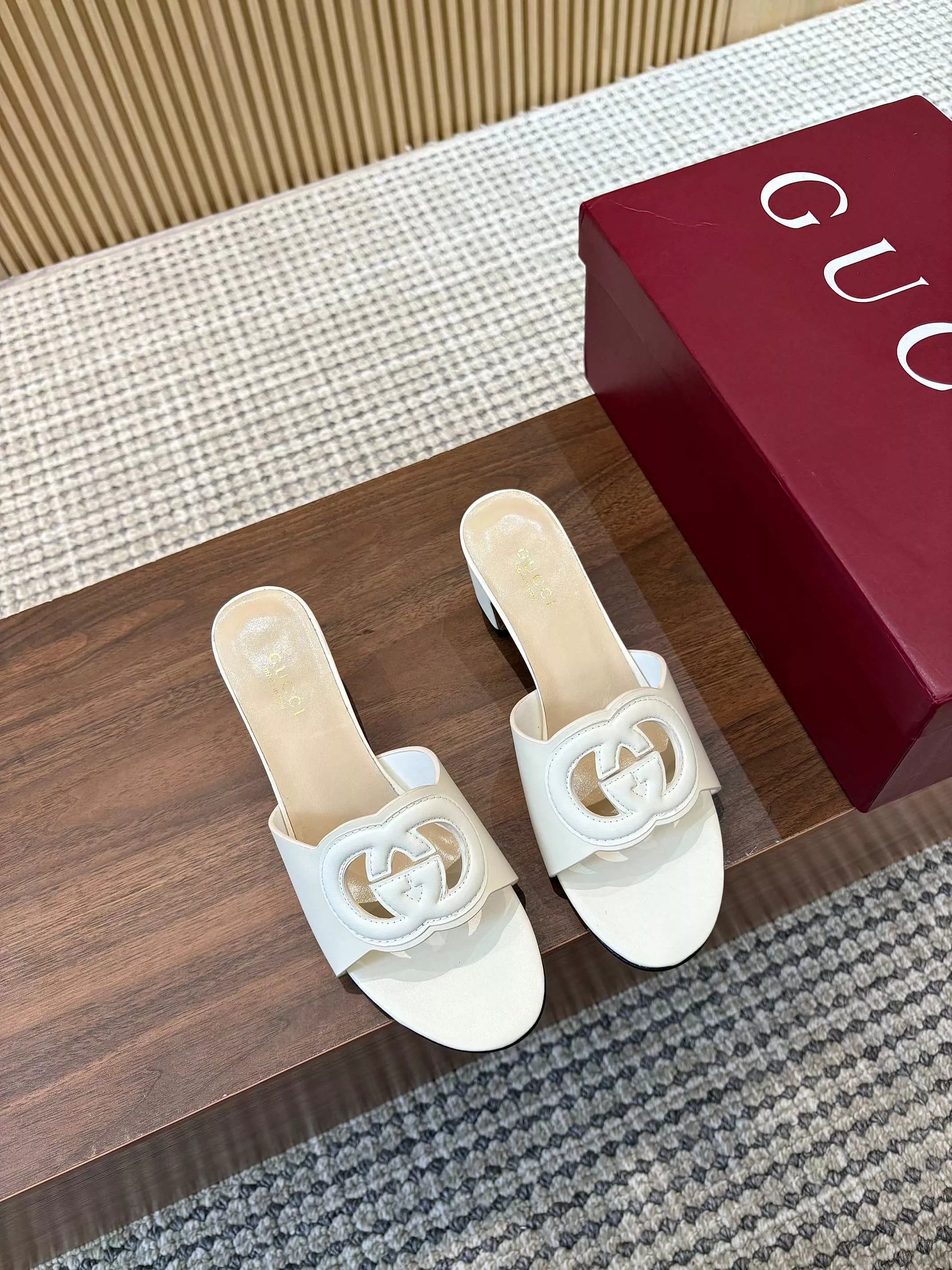 Gucci Slippers For Women ModernLook 7130