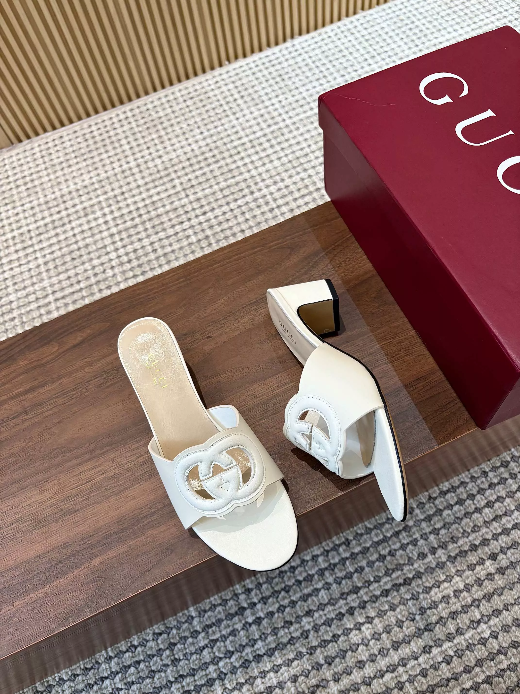 Gucci Slippers For Women ModernLook 7130