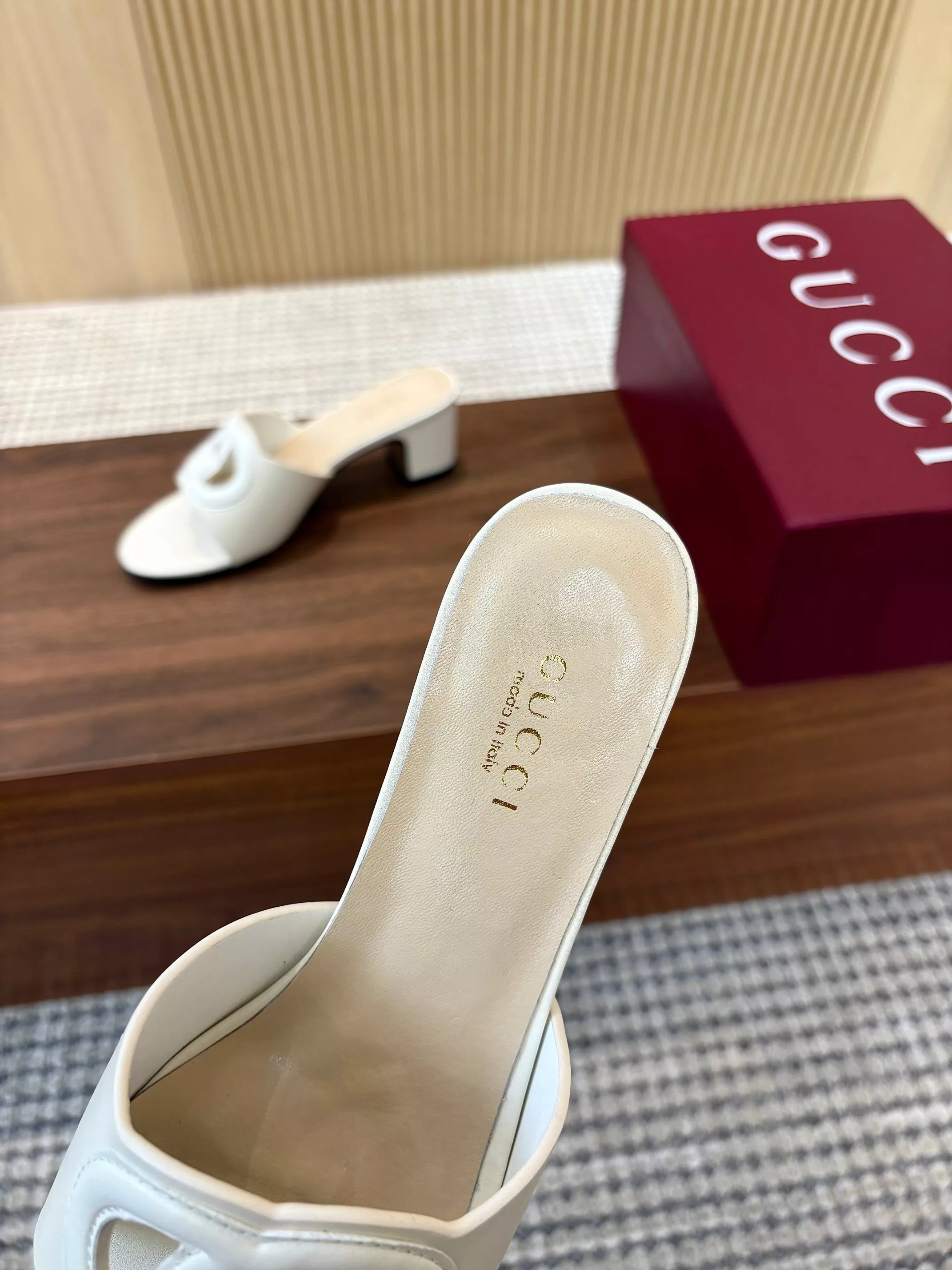 Gucci Slippers For Women ModernLook 7130