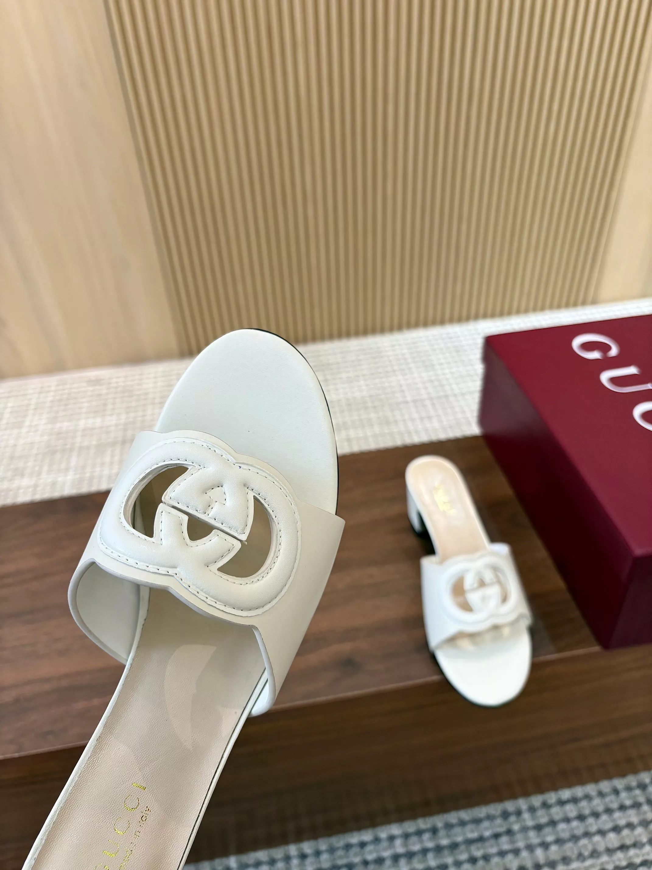 Gucci Slippers For Women ModernLook 7130