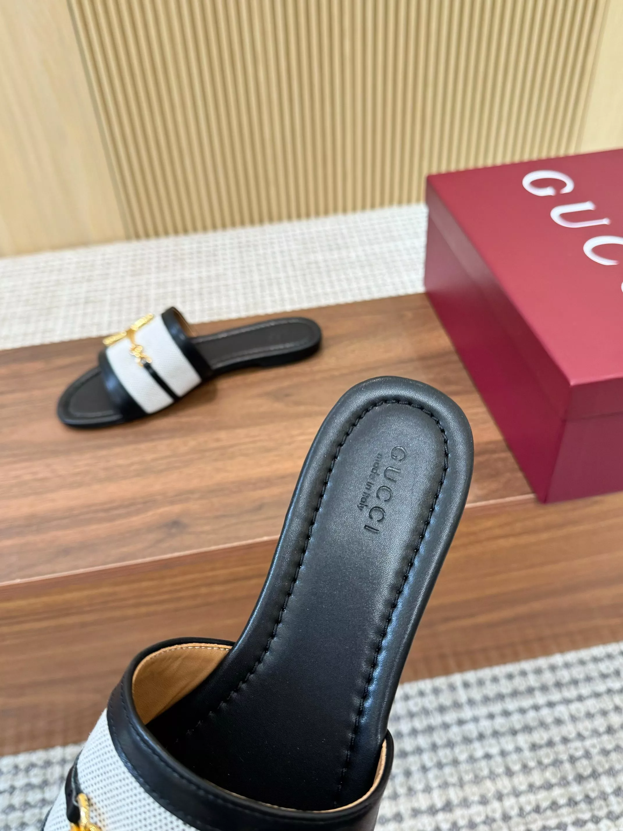 Gucci Slippers For Women SmartChoice 810