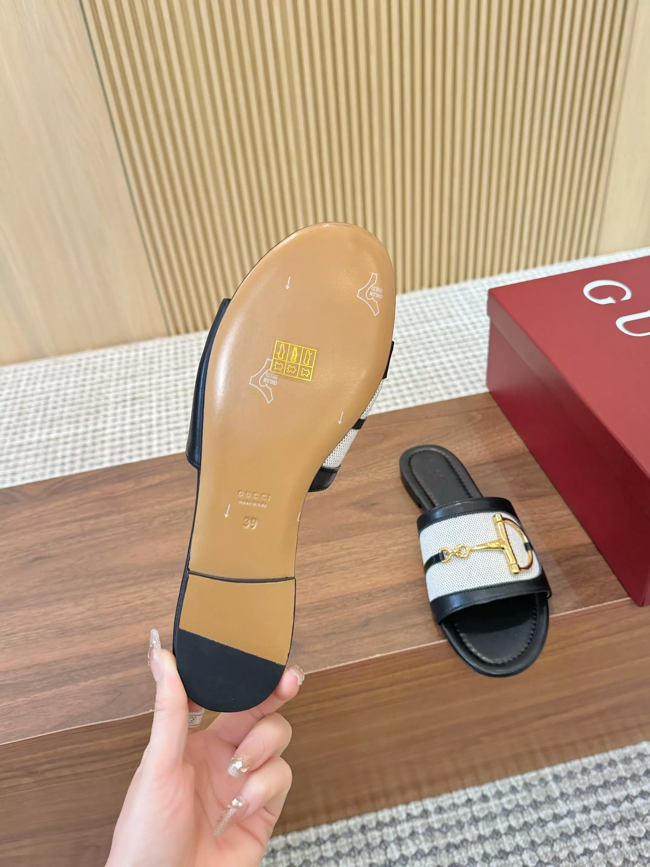 Gucci Slippers For Women SmartChoice 810
