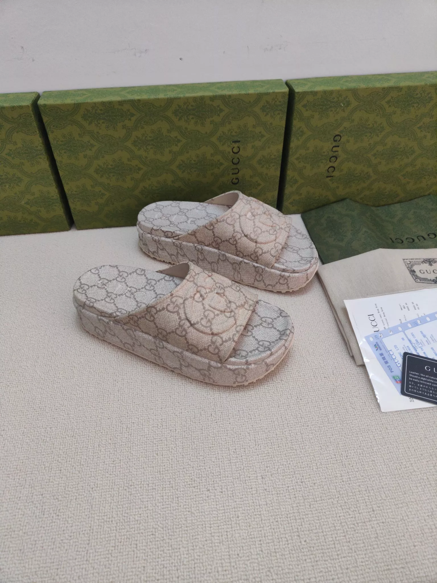 Gucci Slippers For Women Sophisticated 3712