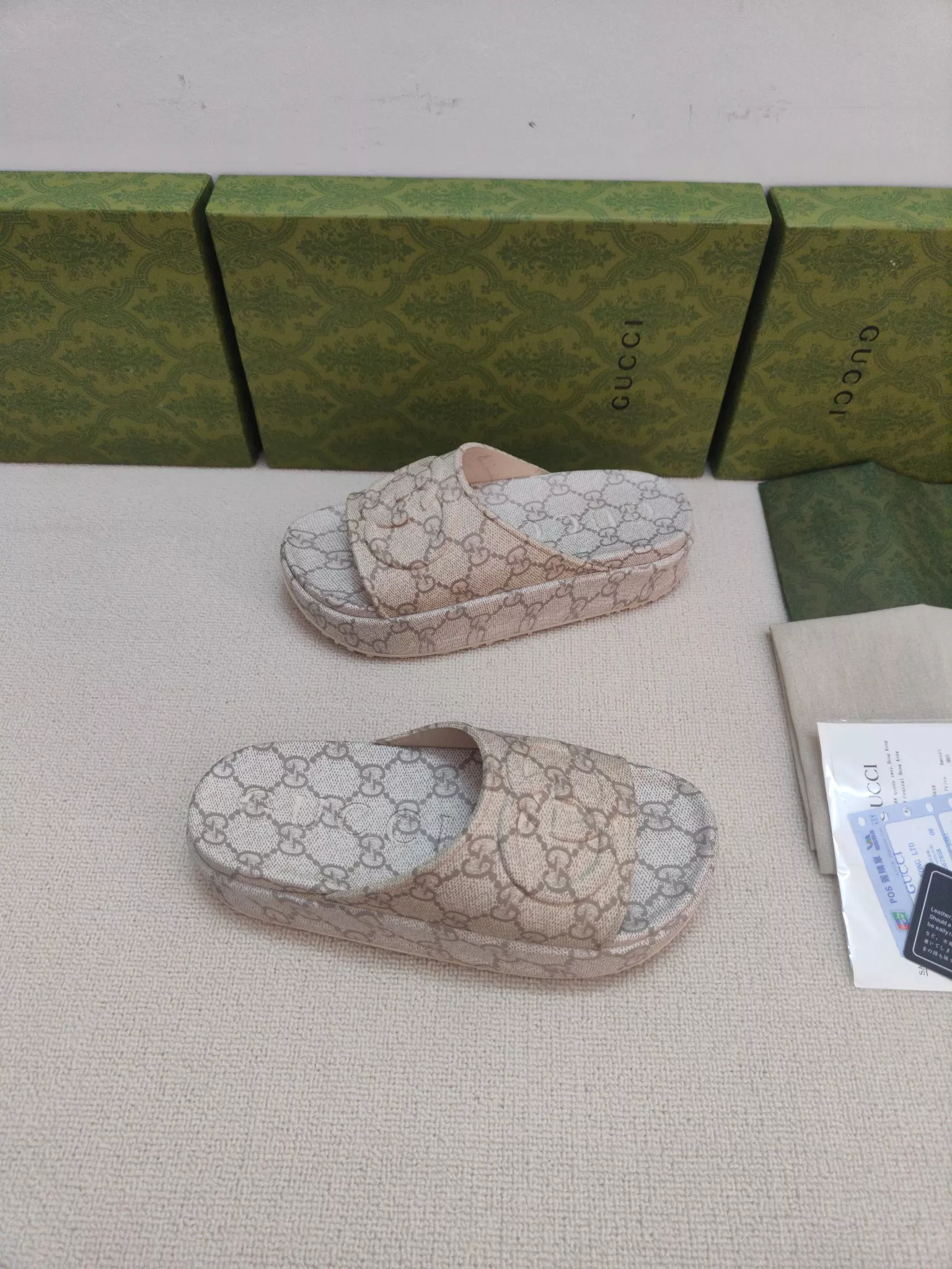 Gucci Slippers For Women Sophisticated 3712