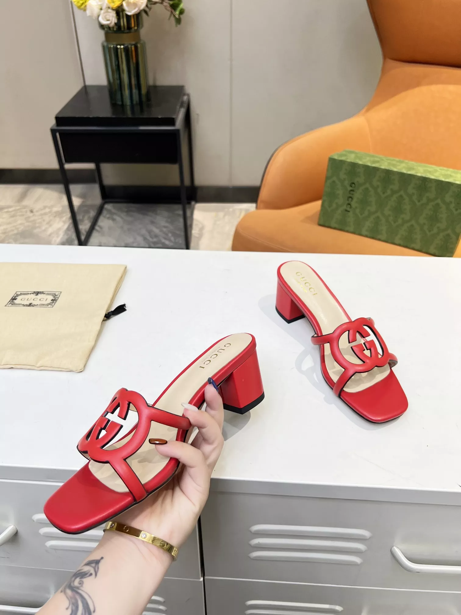 Gucci Slippers For Women Sophisticated 5264
