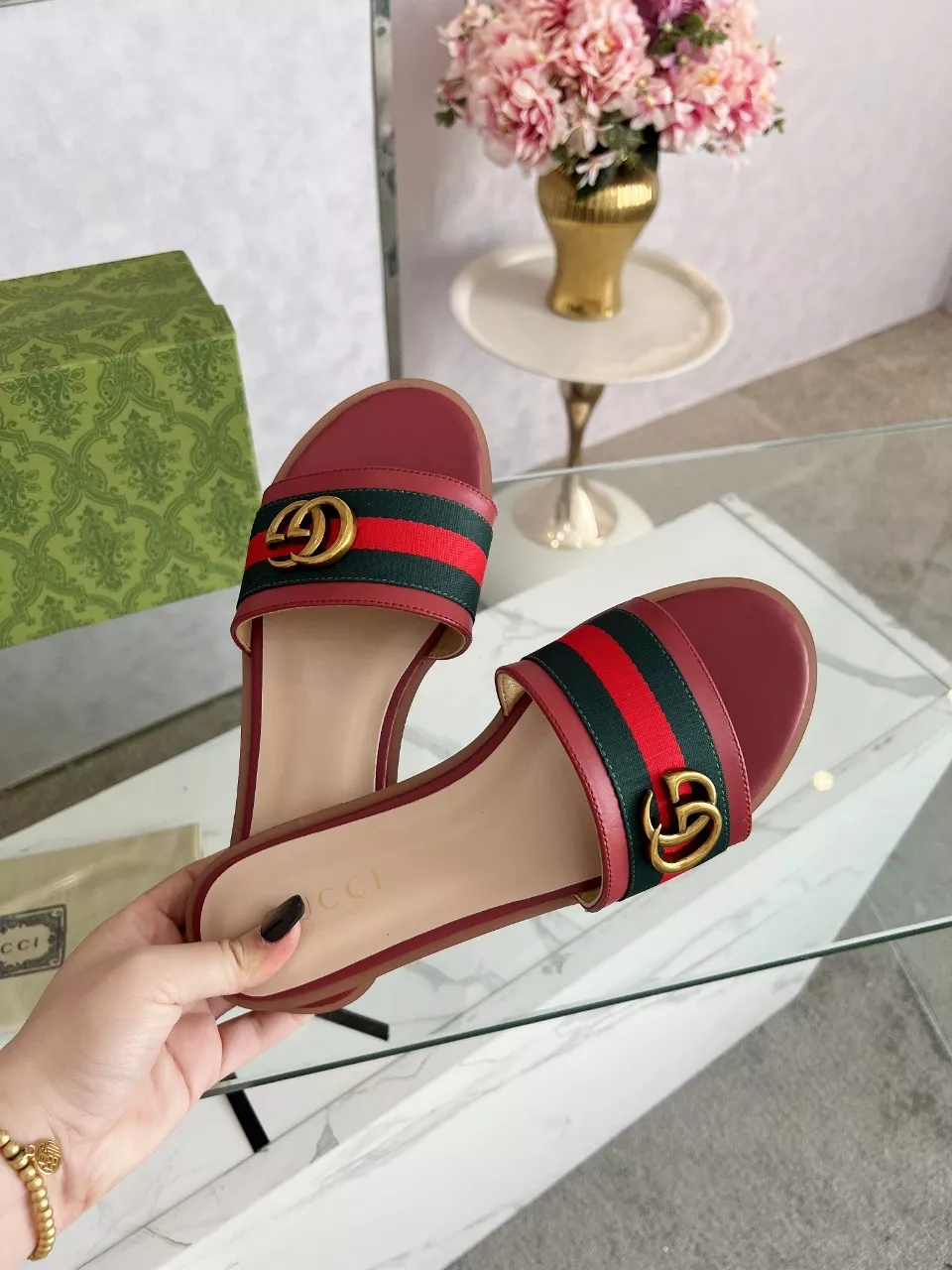 Gucci Slippers For Women Sophisticated 898