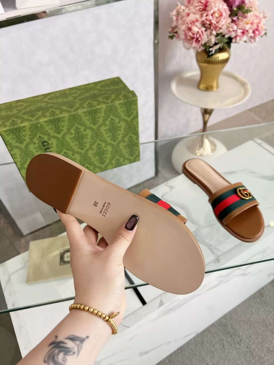 Gucci Slippers For Women Sophisticated 898