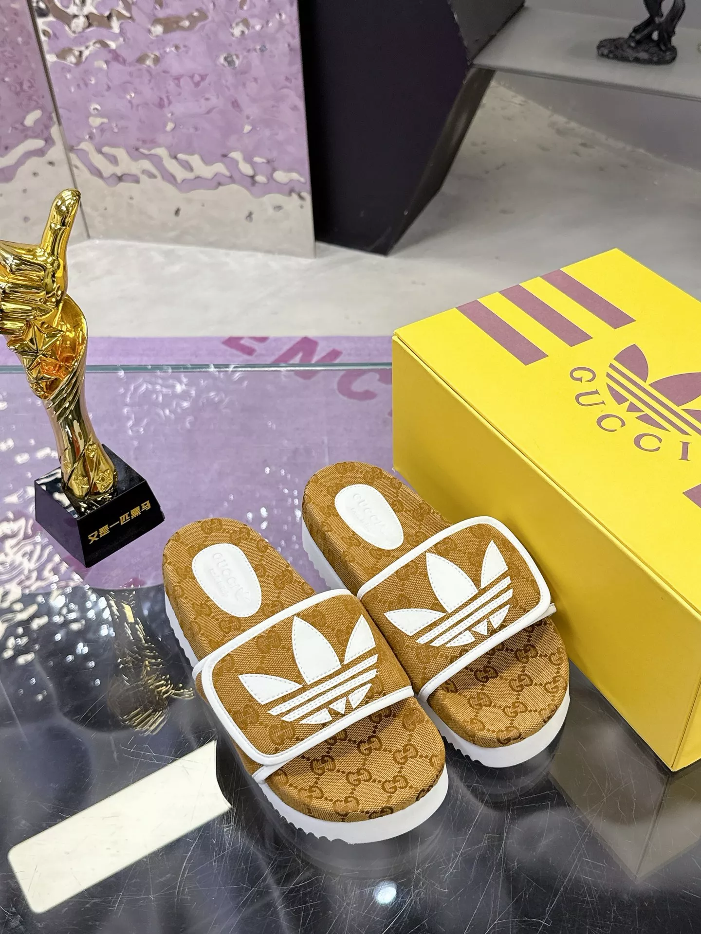 Gucci Slippers For Women SportInspired 9094
