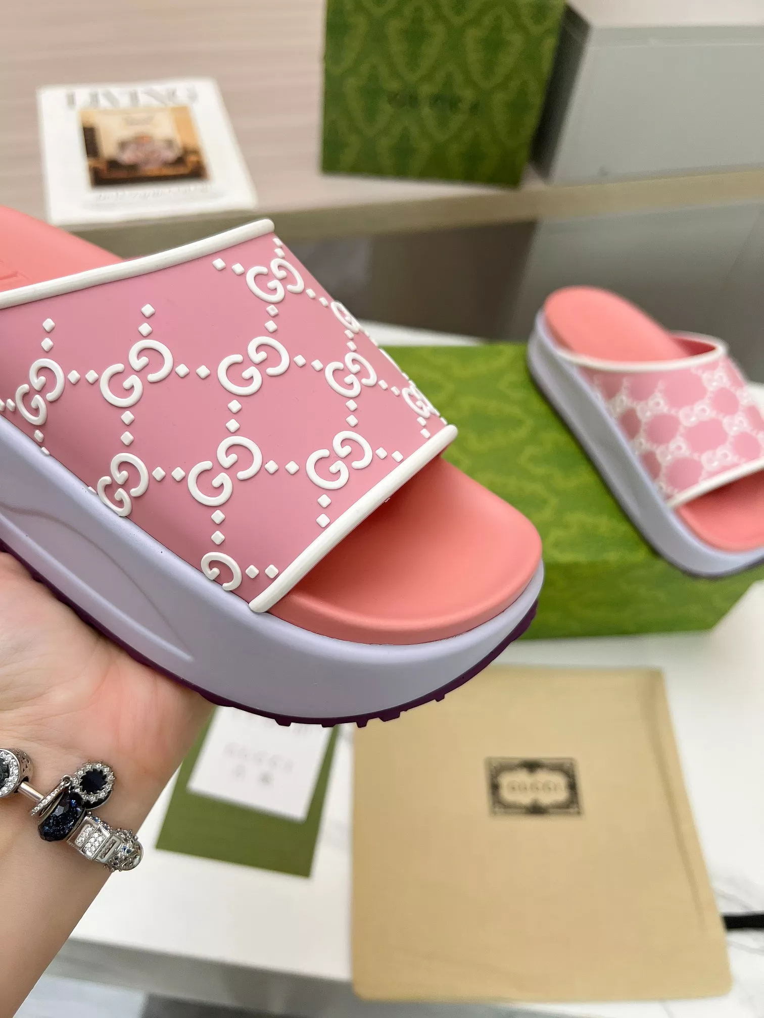 Gucci Slippers For Women Stylish 2304