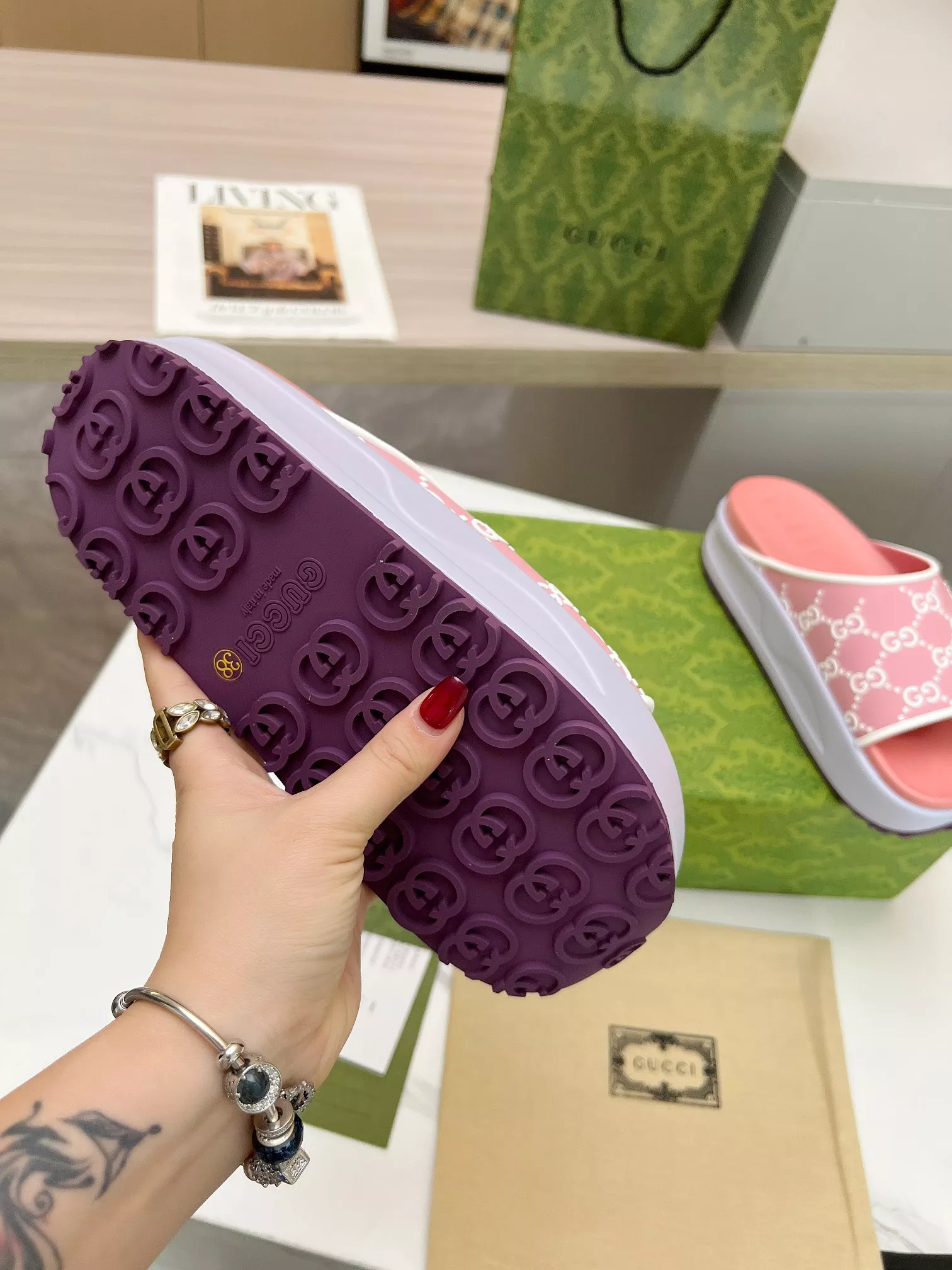 Gucci Slippers For Women Stylish 2304