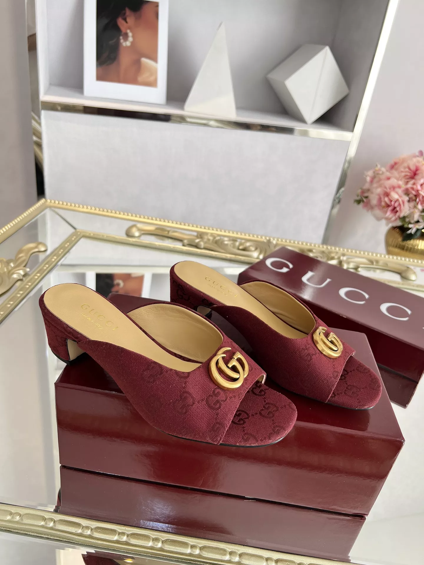 Gucci Slippers For Women Timeless 1690